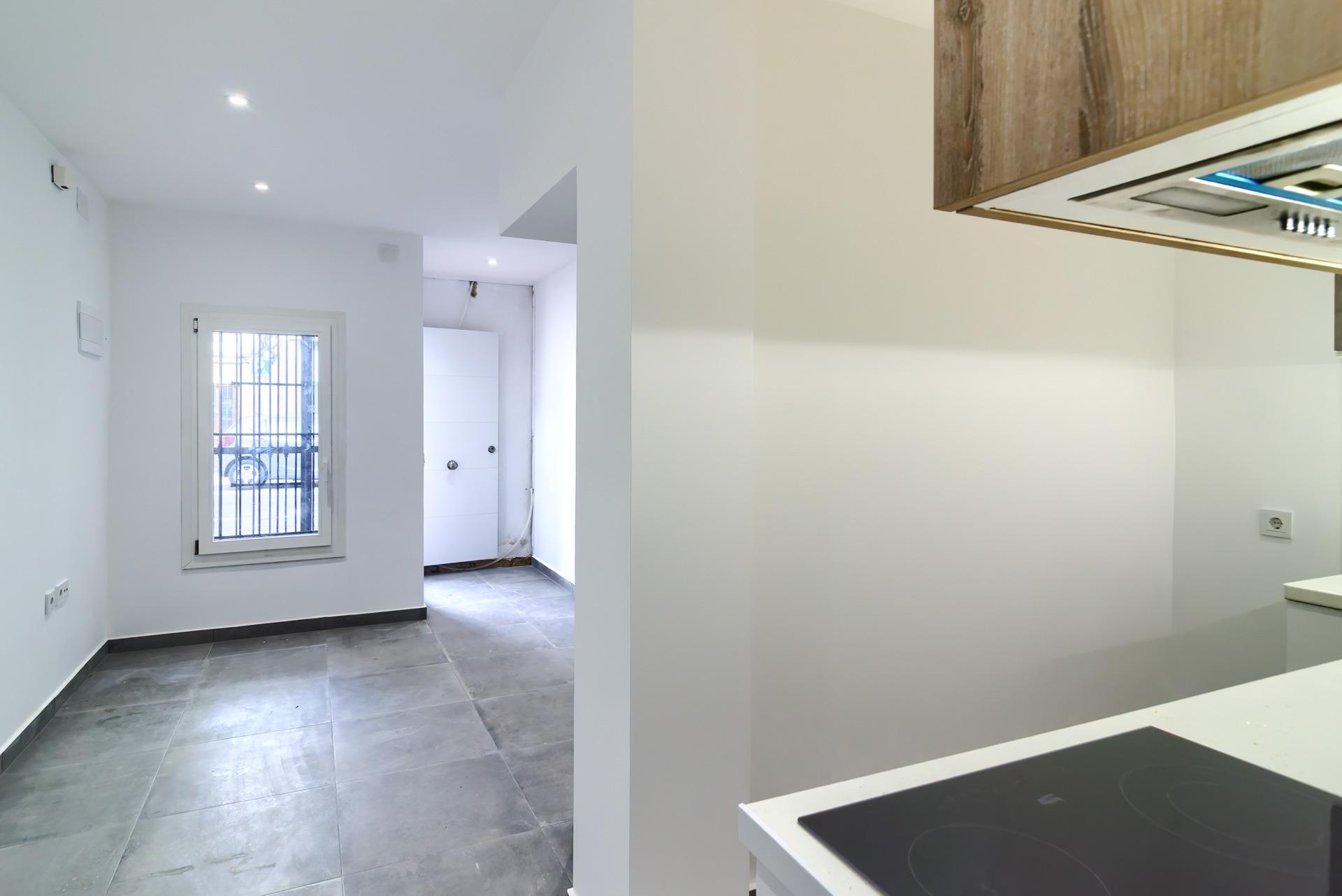Tu nuevo hogar en El Cabanyal: reforma integral, patio y ubi - foto 12