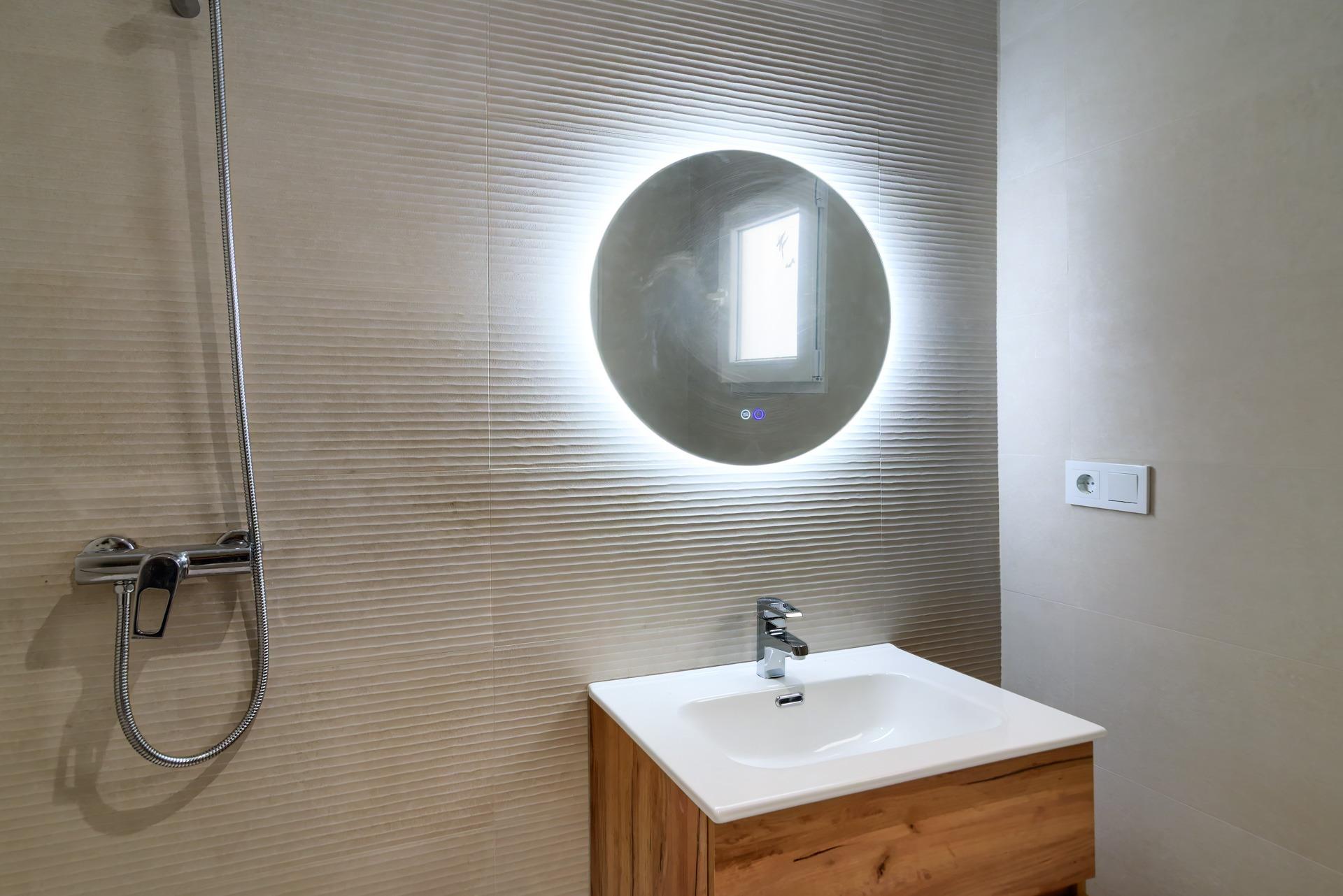 Tu nuevo hogar en El Cabanyal: reforma integral, patio y ubi - foto 17