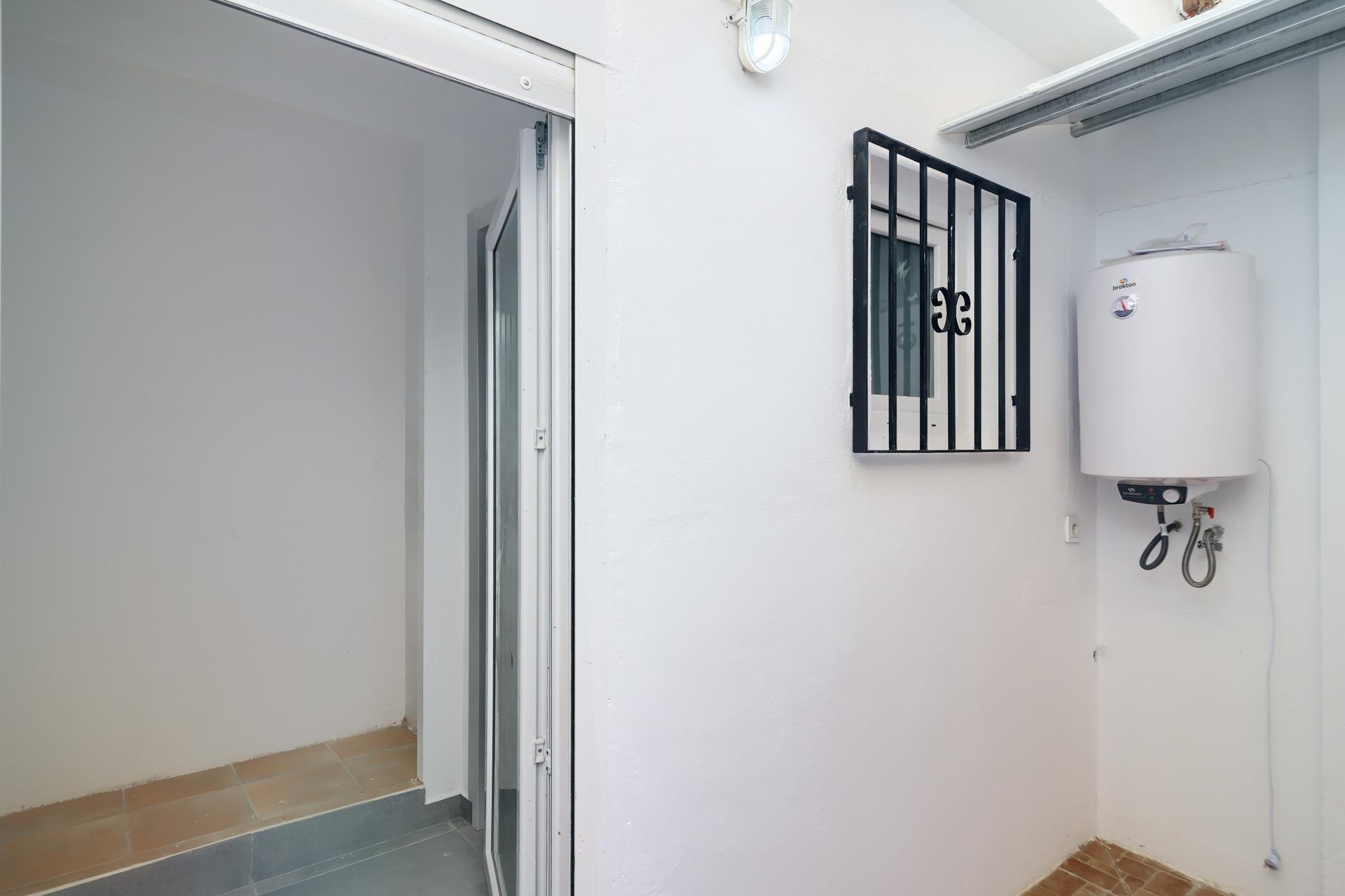 Tu nuevo hogar en El Cabanyal: reforma integral, patio y ubi - foto 22