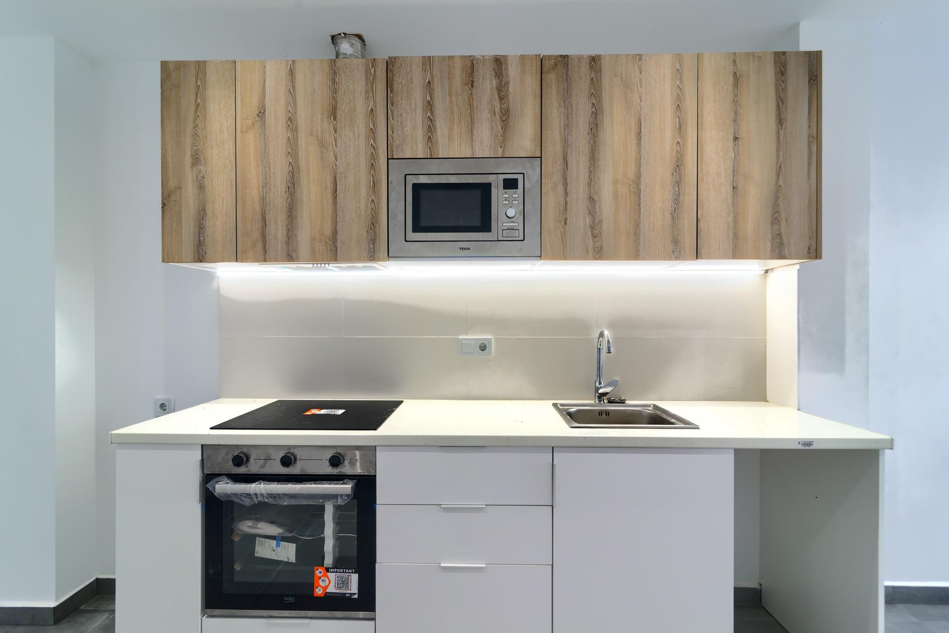 Tu nuevo hogar en El Cabanyal: reforma integral, patio y ubi - foto 13
