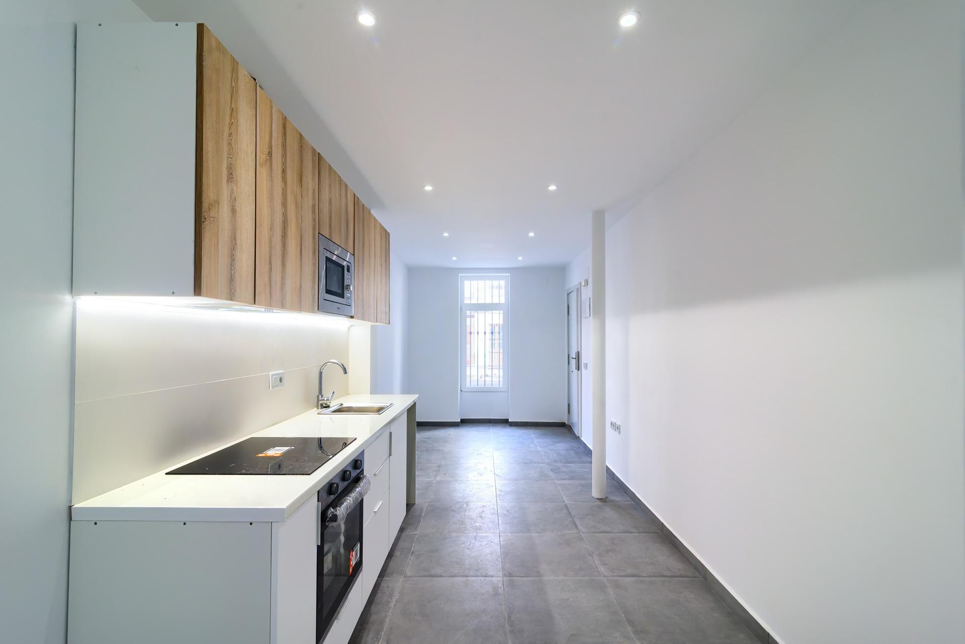 Tu nuevo hogar en El Cabanyal: reforma integral, patio y ubi - foto 14