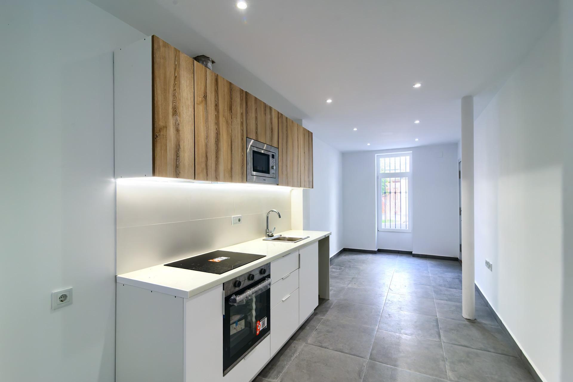 Tu nuevo hogar en El Cabanyal: reforma integral, patio y ubi - foto 15