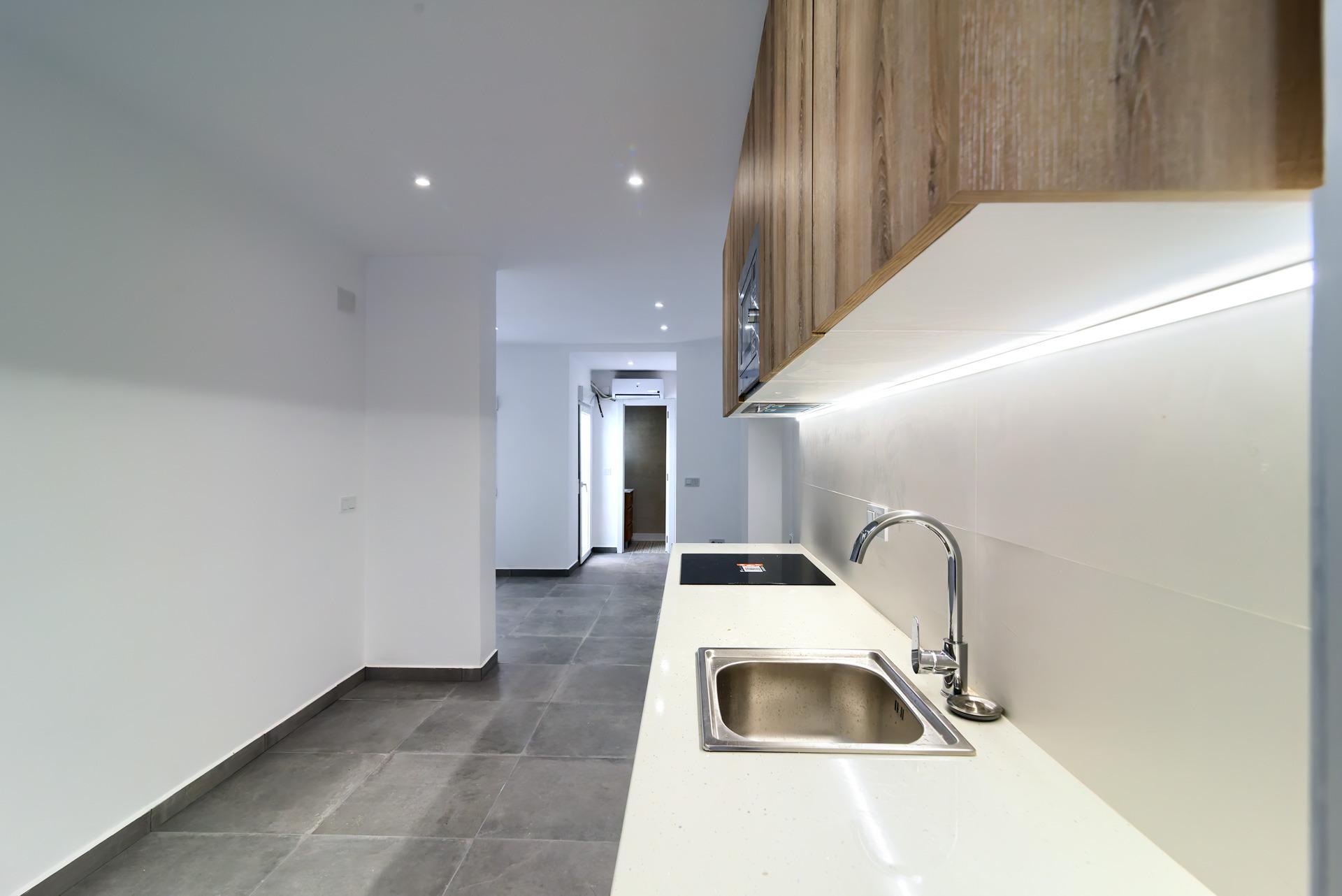 Tu nuevo hogar en El Cabanyal: reforma integral, patio y ubi - foto 17