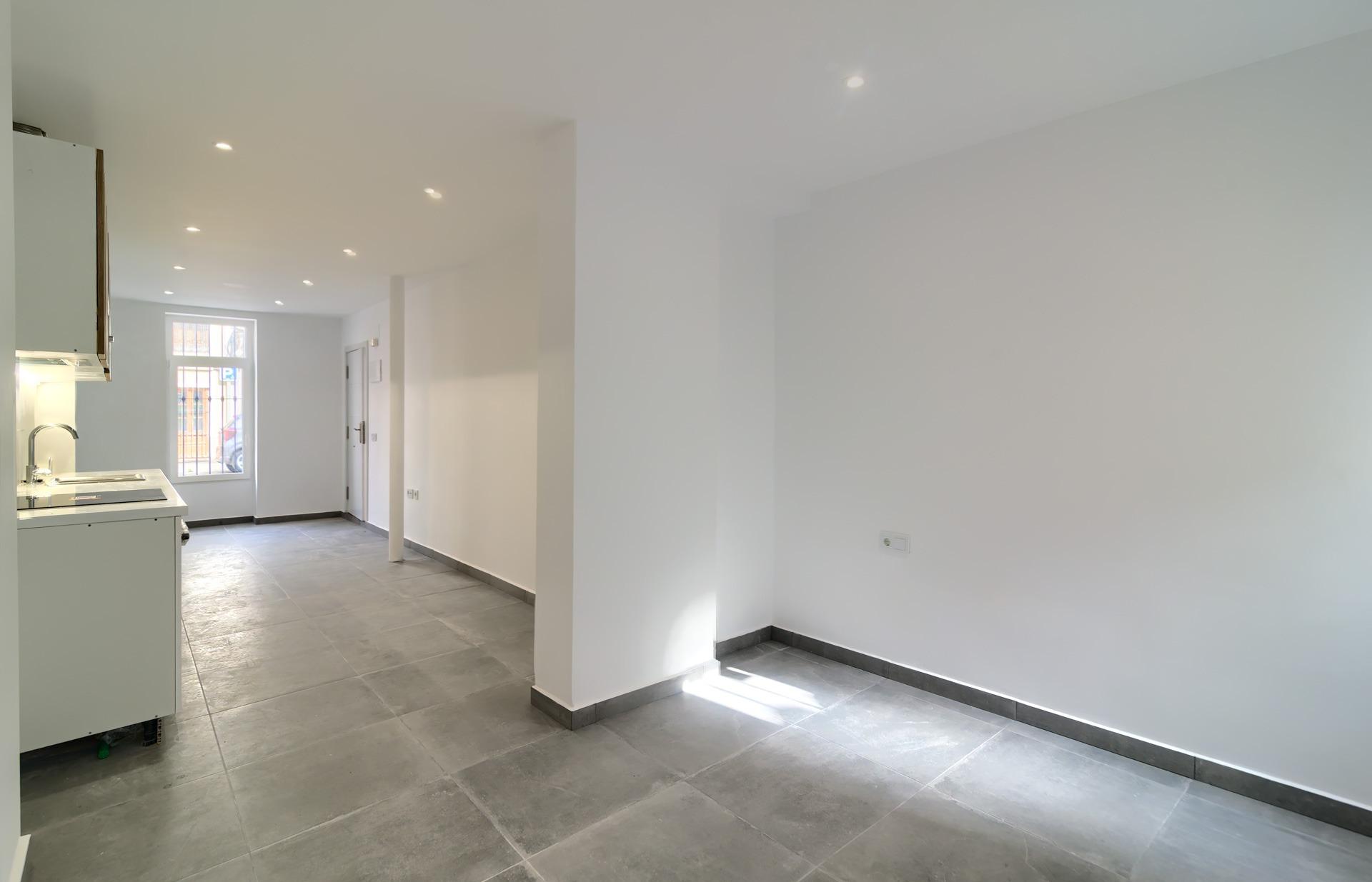 Tu nuevo hogar en El Cabanyal: reforma integral, patio y ubi - foto 21
