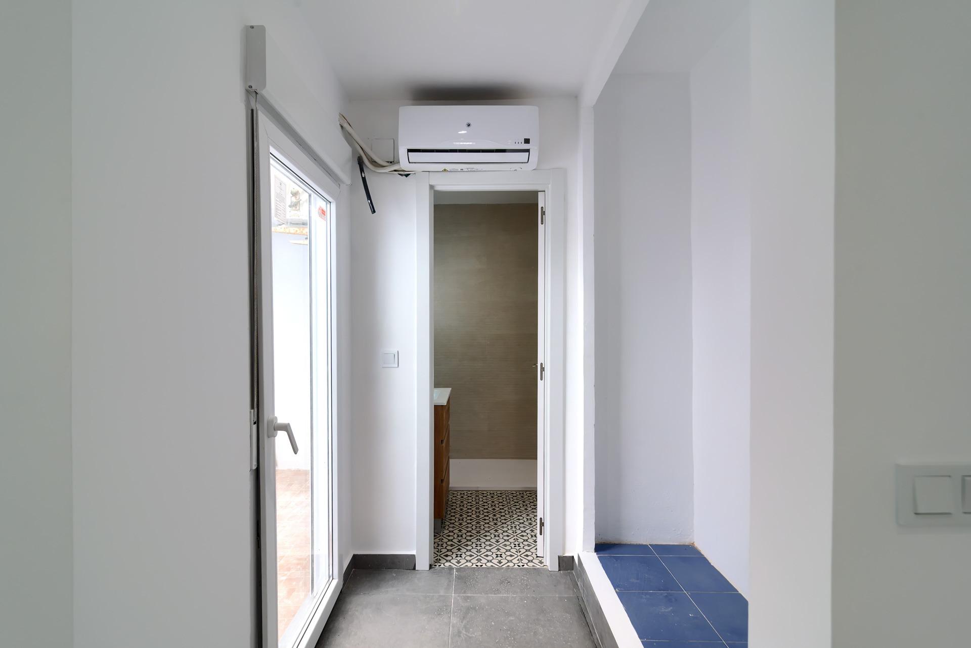 Tu nuevo hogar en El Cabanyal: reforma integral, patio y ubi - foto 23