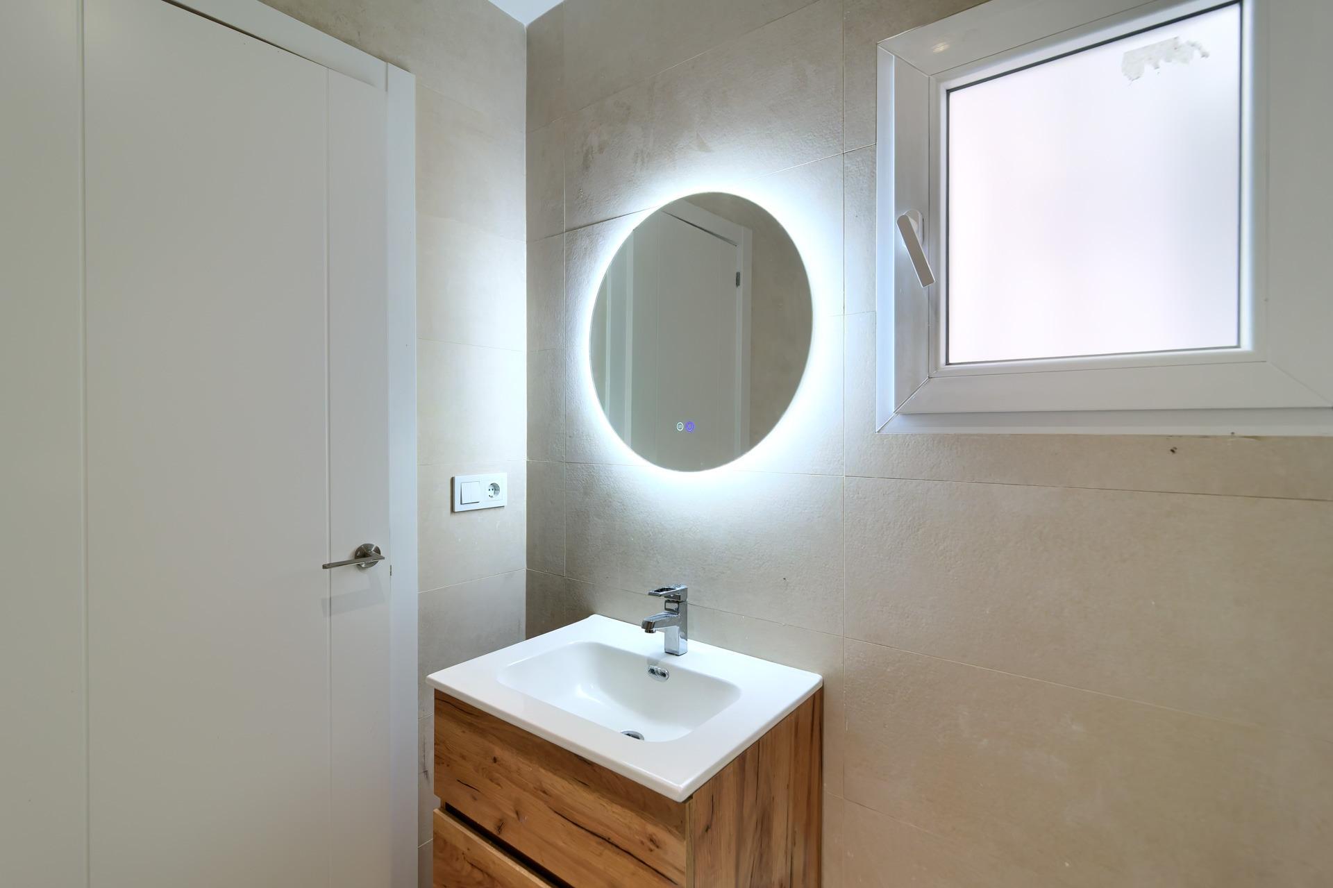 Tu nuevo hogar en El Cabanyal: reforma integral, patio y ubi - foto 26