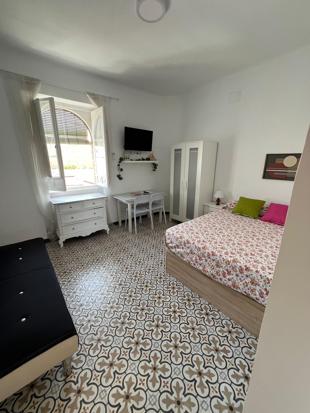 Centro San Julián. Coqueto  y bonito estudio amueblado se al - foto 2
