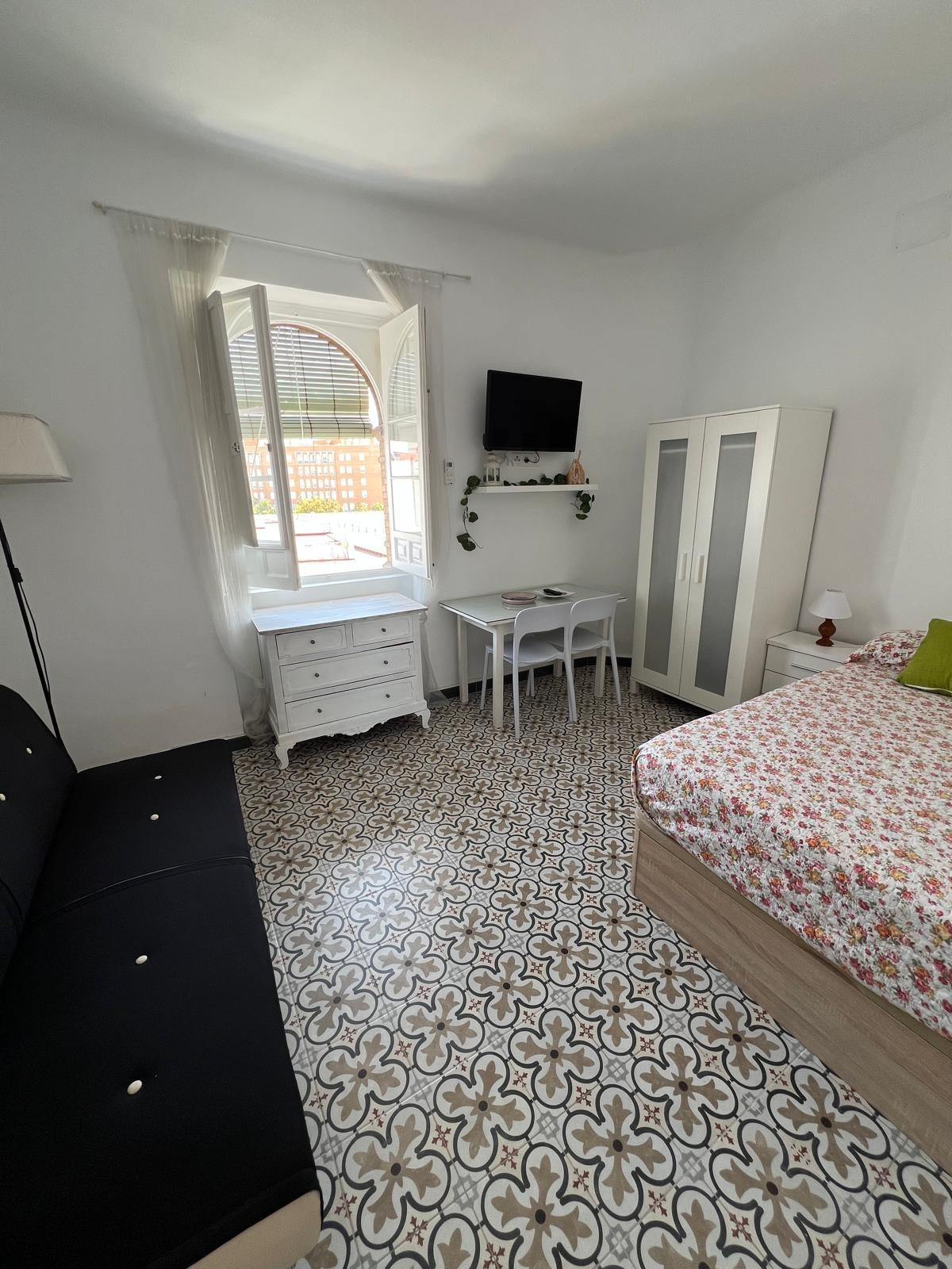 Centro San Julián. Coqueto  y bonito estudio amueblado se al - foto 3