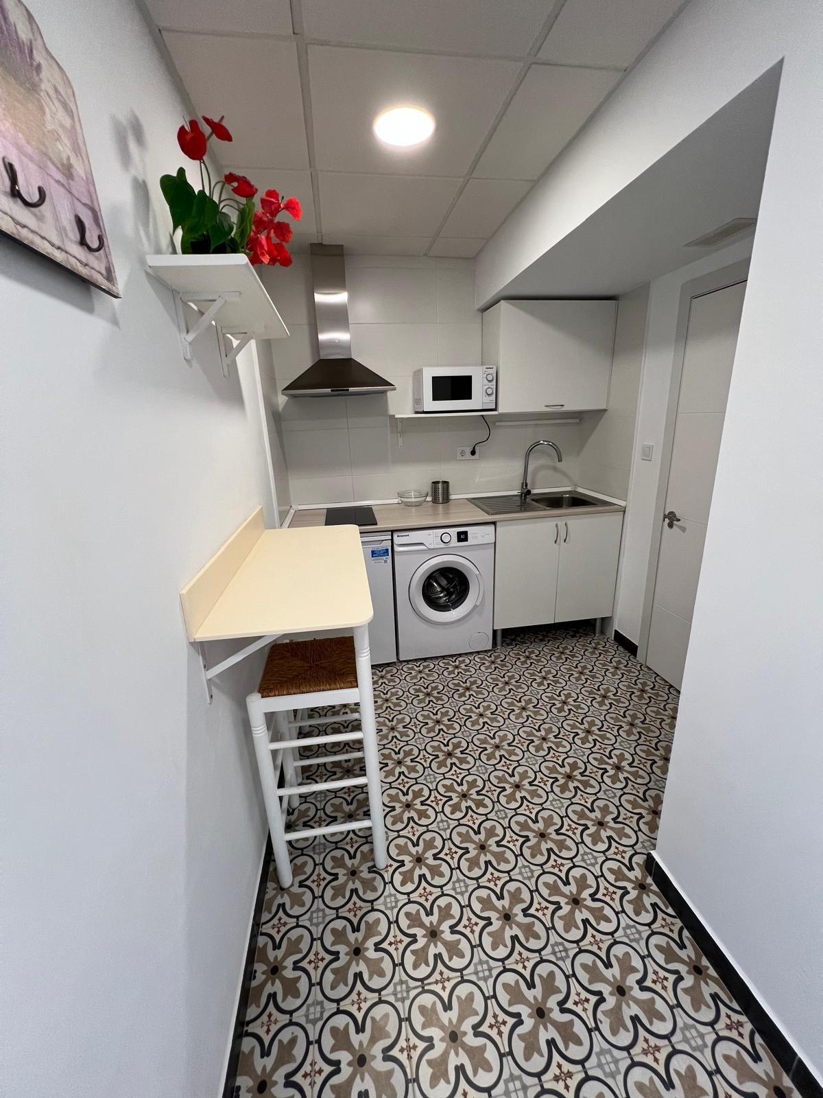 Centro San Julián. Coqueto  y bonito estudio amueblado se al - foto 7