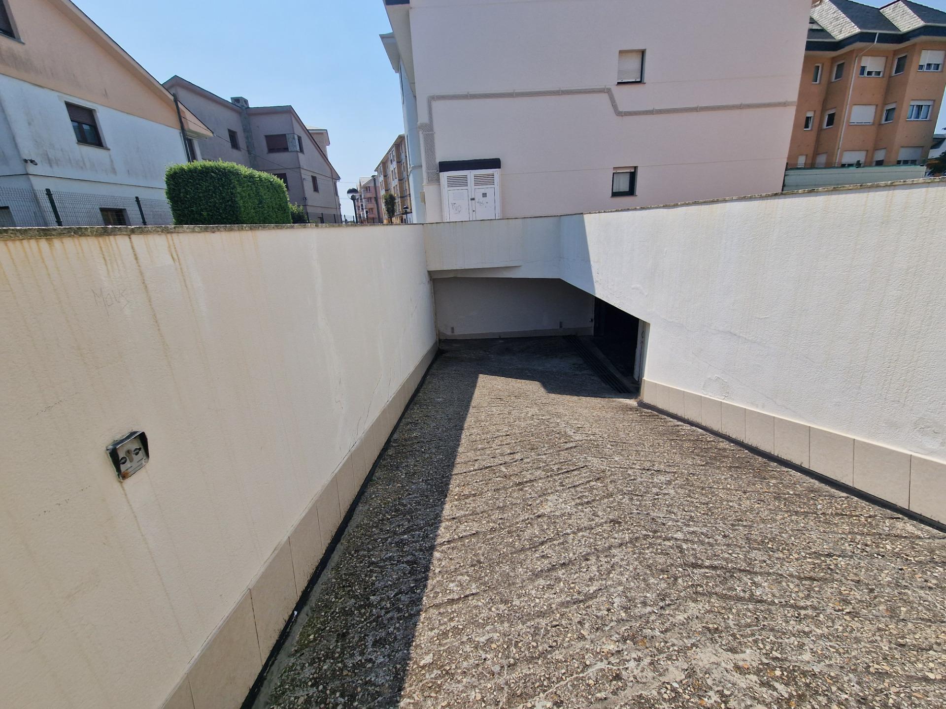 Ponemos en VENTA este Bajo con terraza y amplia cochera cerr - foto 18