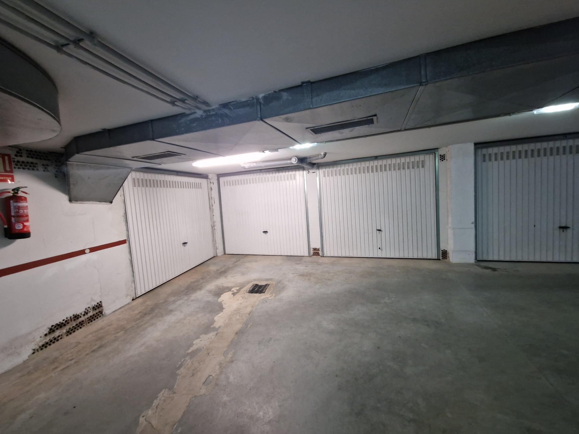 Ponemos en VENTA este Bajo con terraza y amplia cochera cerr - foto 21
