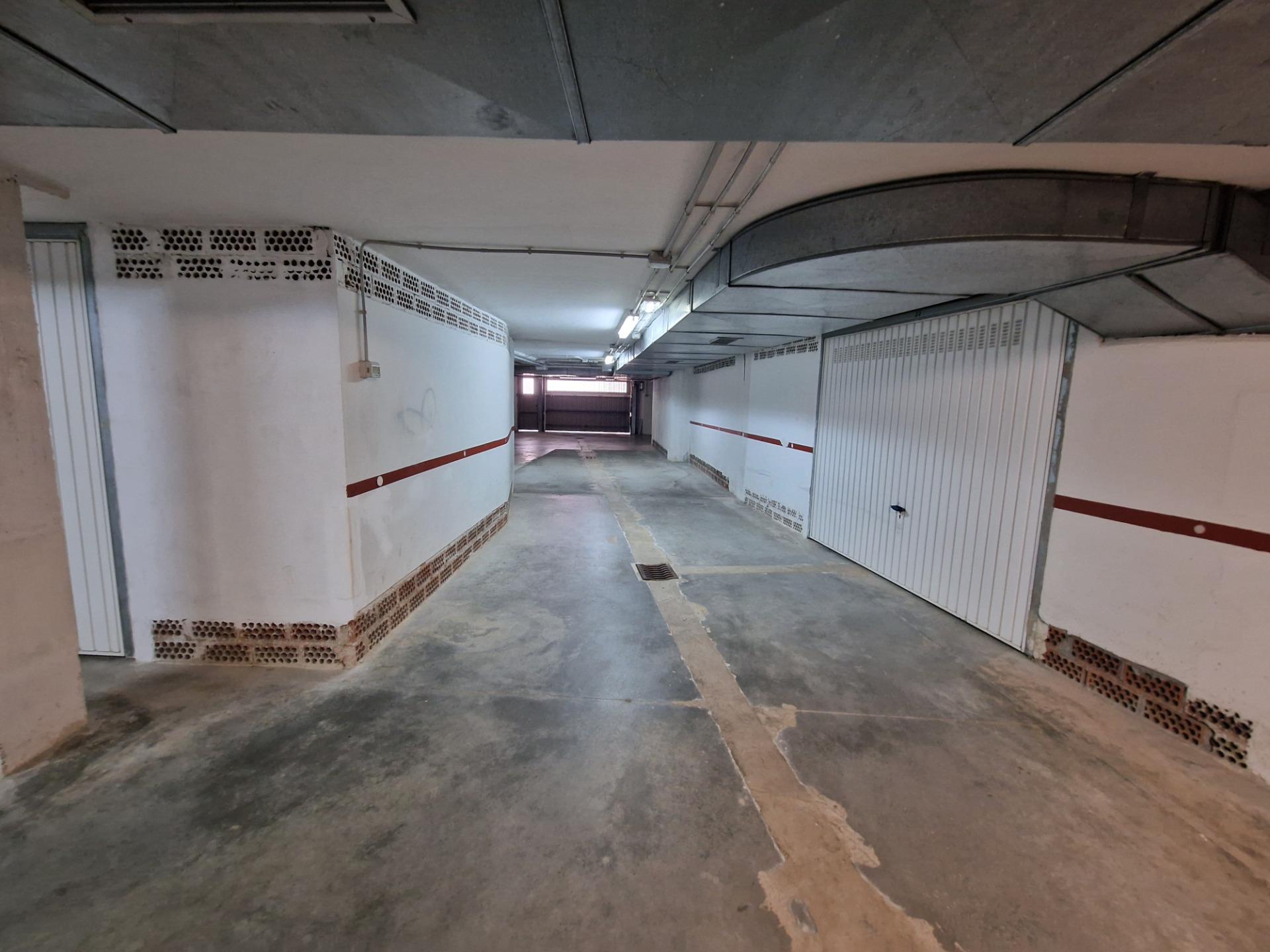 Ponemos en VENTA este Bajo con terraza y amplia cochera cerr - foto 22