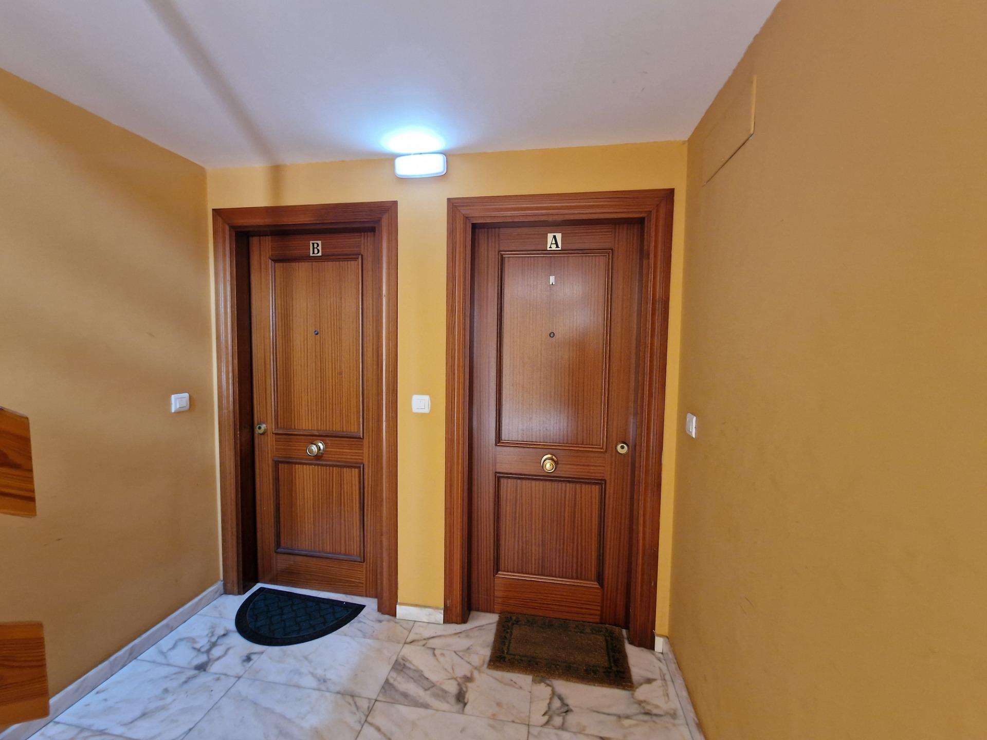 Ponemos en VENTA este Bajo con terraza y amplia cochera cerr - foto 26