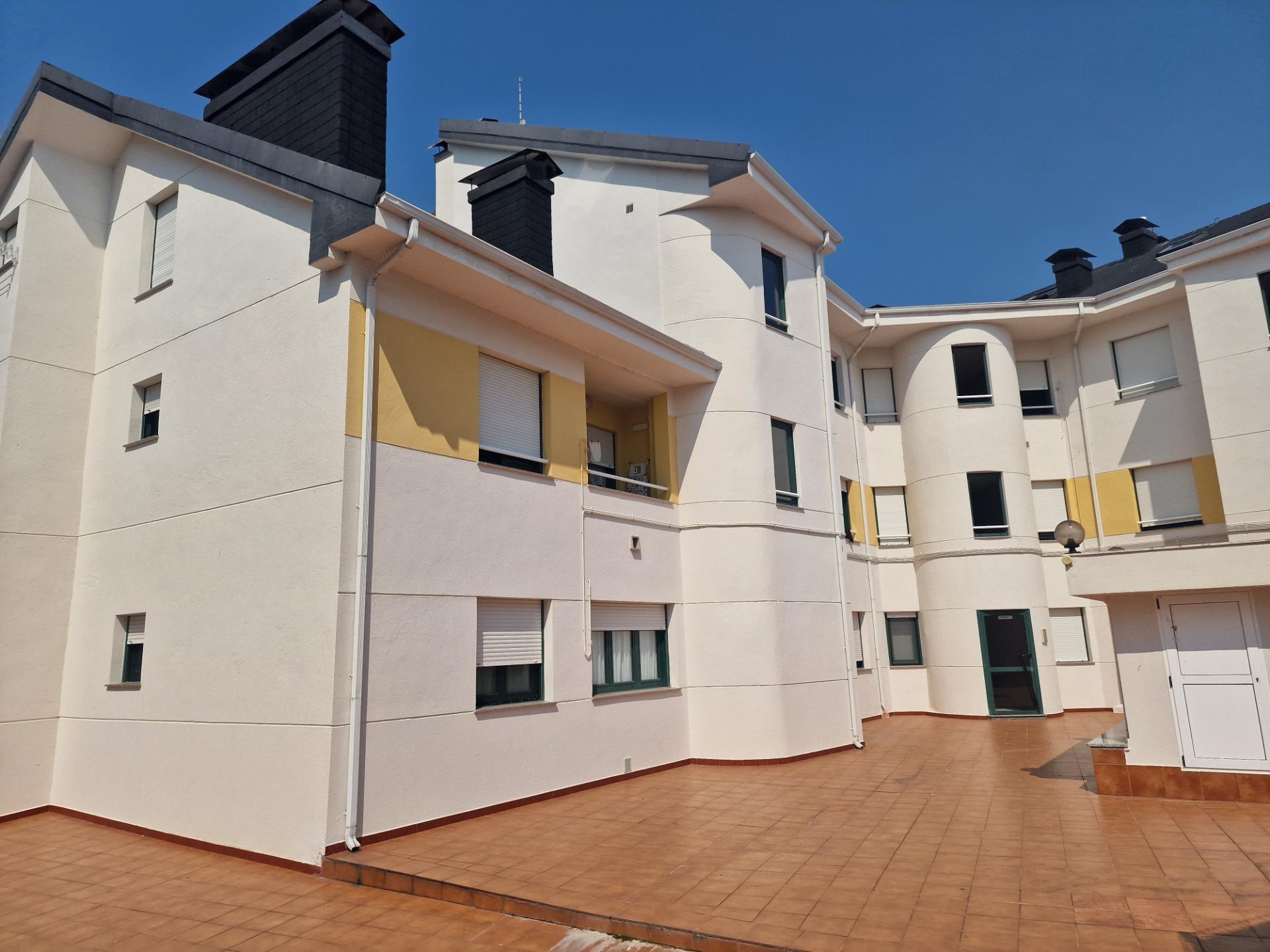 Ponemos en VENTA este Bajo con terraza y amplia cochera cerr - foto 28