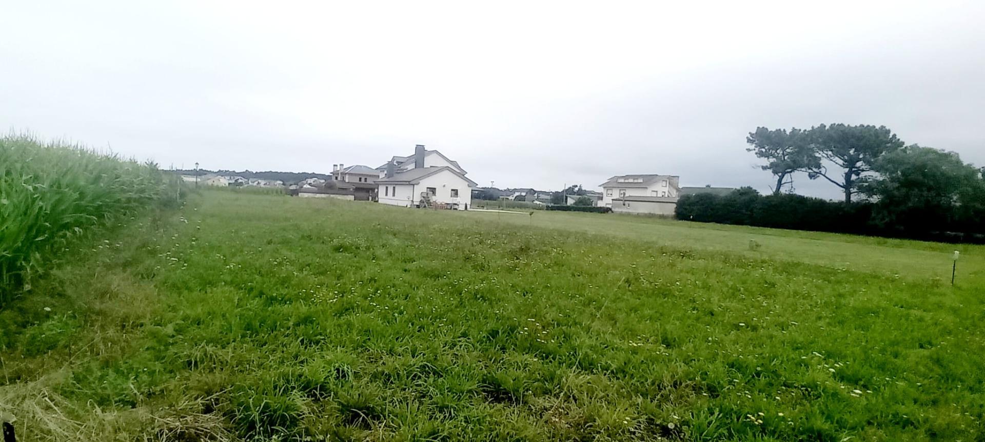 Parcela urbanizable de 1.400 m2 a 5 minutos andando del cent
