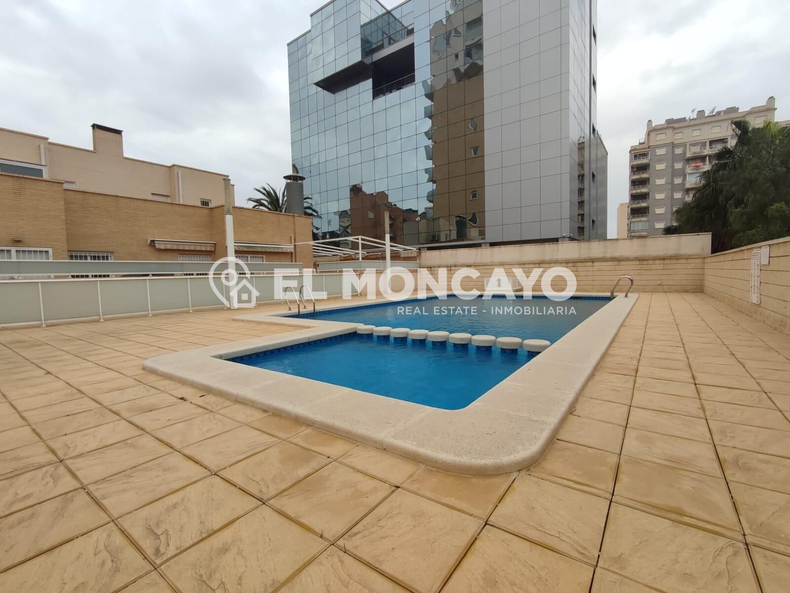 Fantástico apartamento con terraza en Guardamar del Segura,  - foto 2