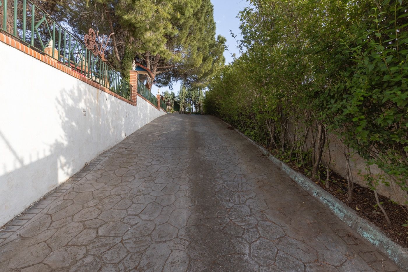 Se vende exclusiva vivienda en Alfacar – Cuesta de Víznar co - foto 2