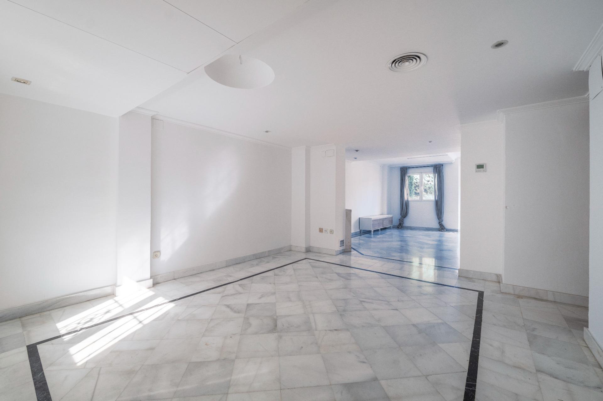 Exclusivo casa pareada en Urbanización El Serrallo - foto 11