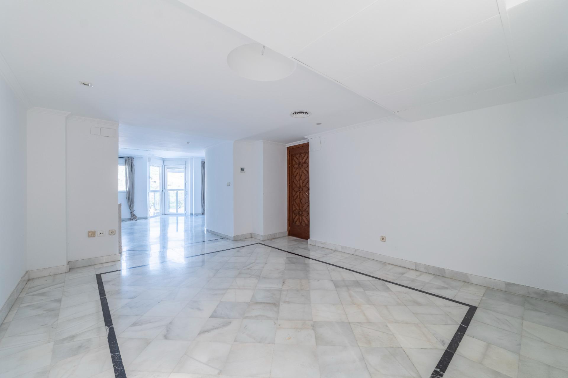 Exclusivo casa pareada en Urbanización El Serrallo - foto 13