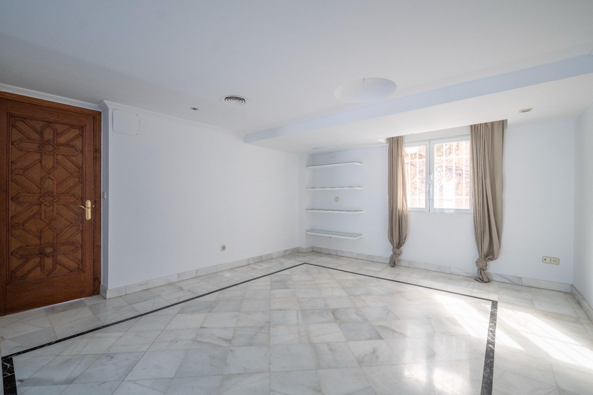 Exclusivo casa pareada en Urbanización El Serrallo - foto 14