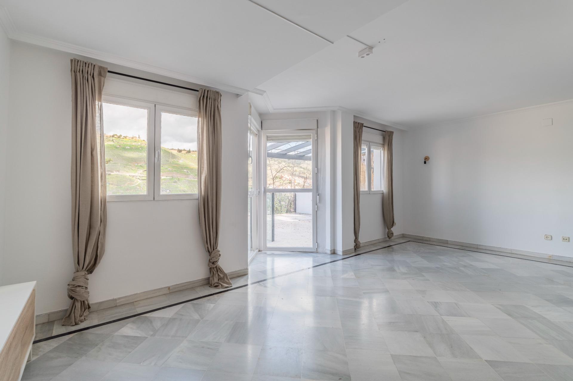 Exclusivo casa pareada en Urbanización El Serrallo - foto 17