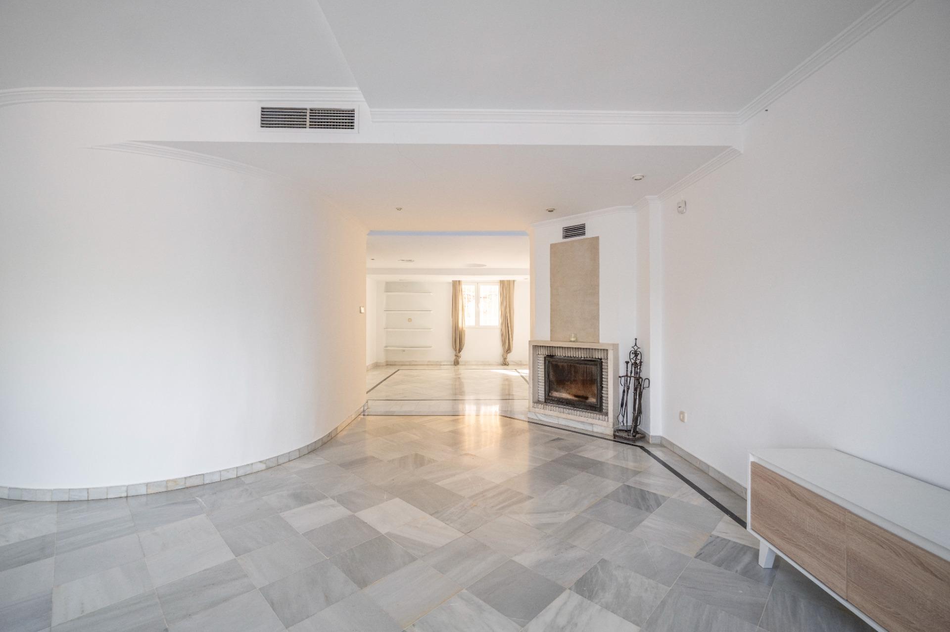Exclusivo casa pareada en Urbanización El Serrallo - foto 19
