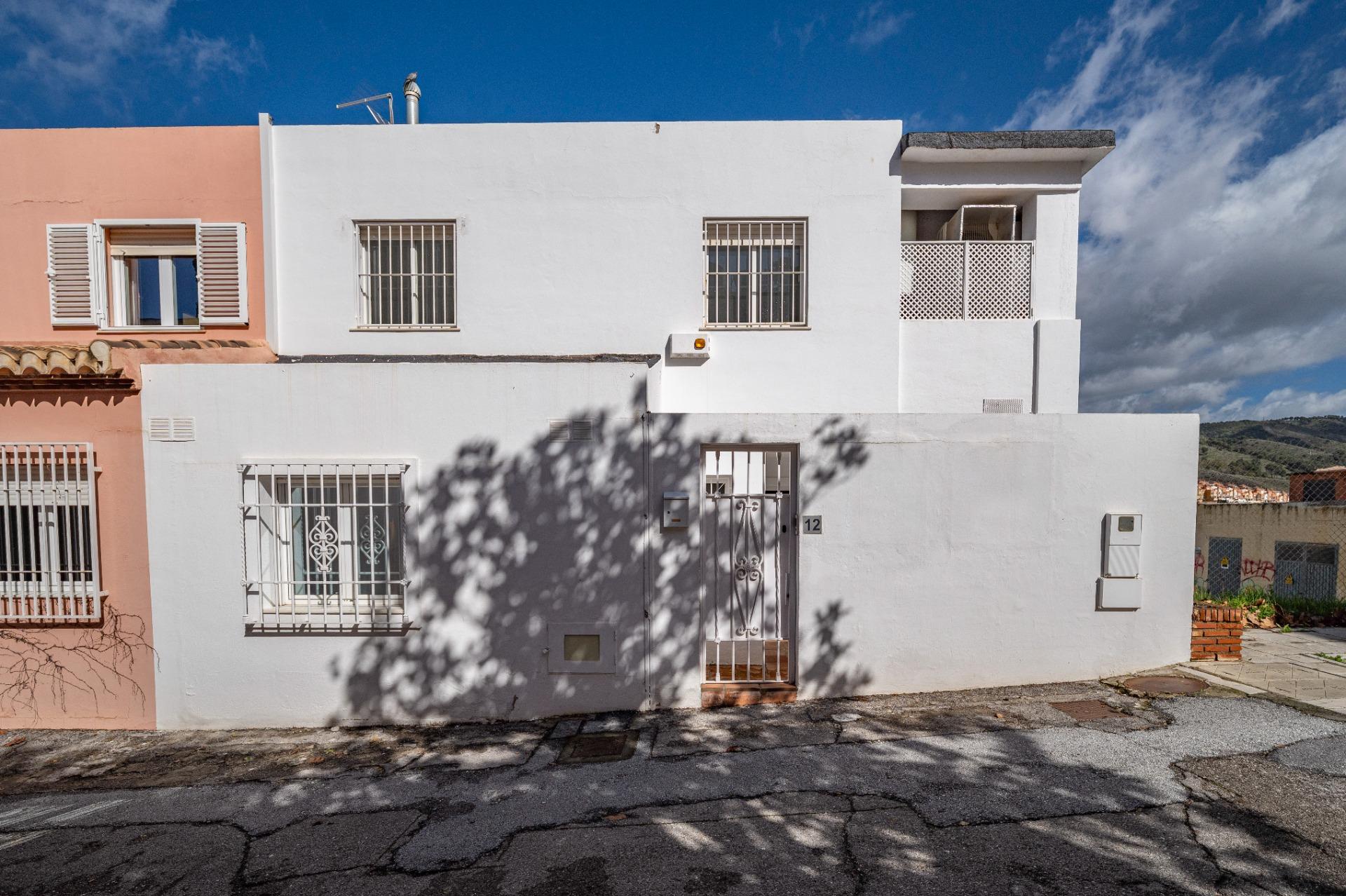 Exclusivo casa pareada en Urbanización El Serrallo - foto 3