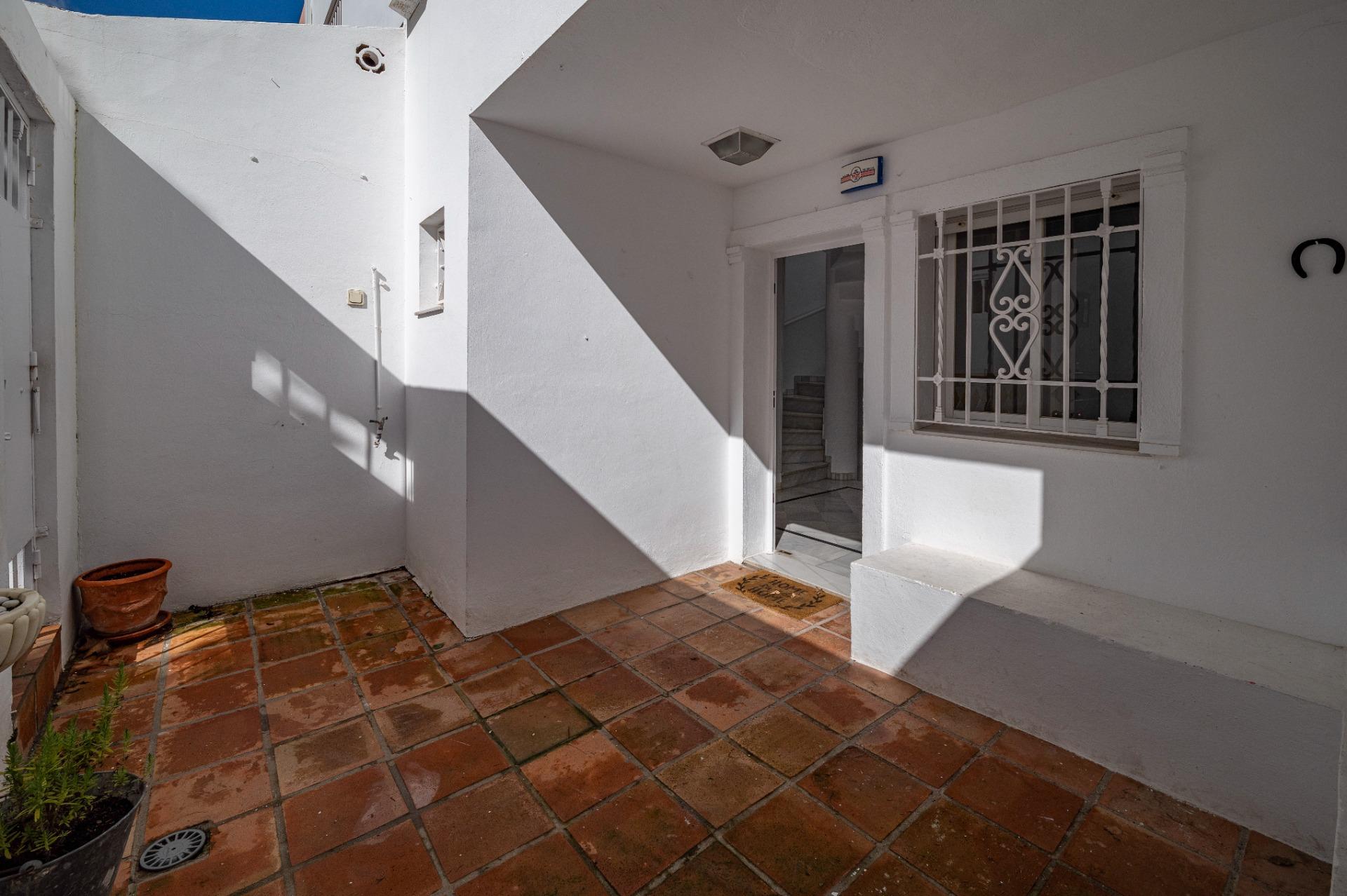 Exclusivo casa pareada en Urbanización El Serrallo - foto 6