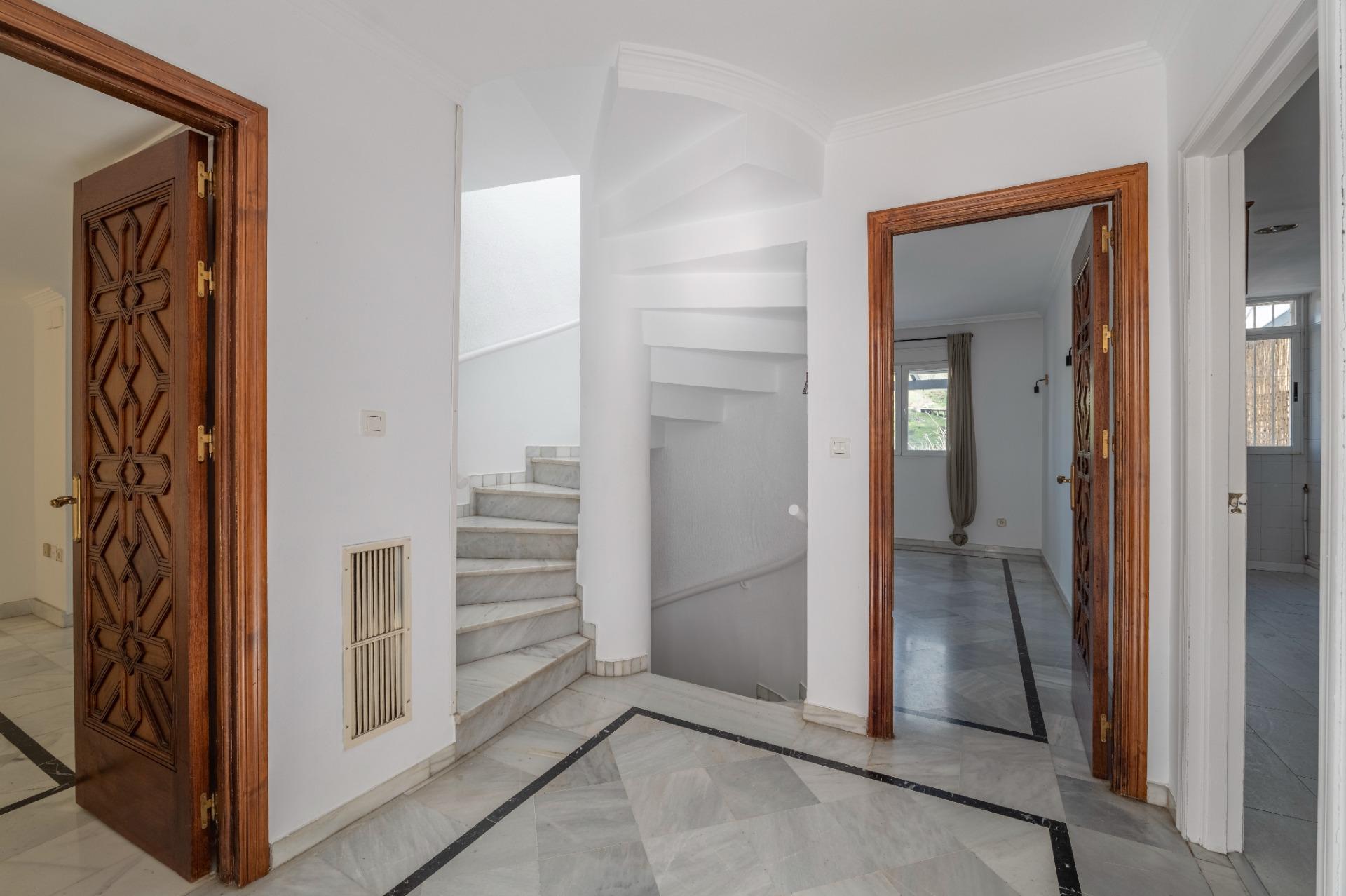 Exclusivo casa pareada en Urbanización El Serrallo - foto 9