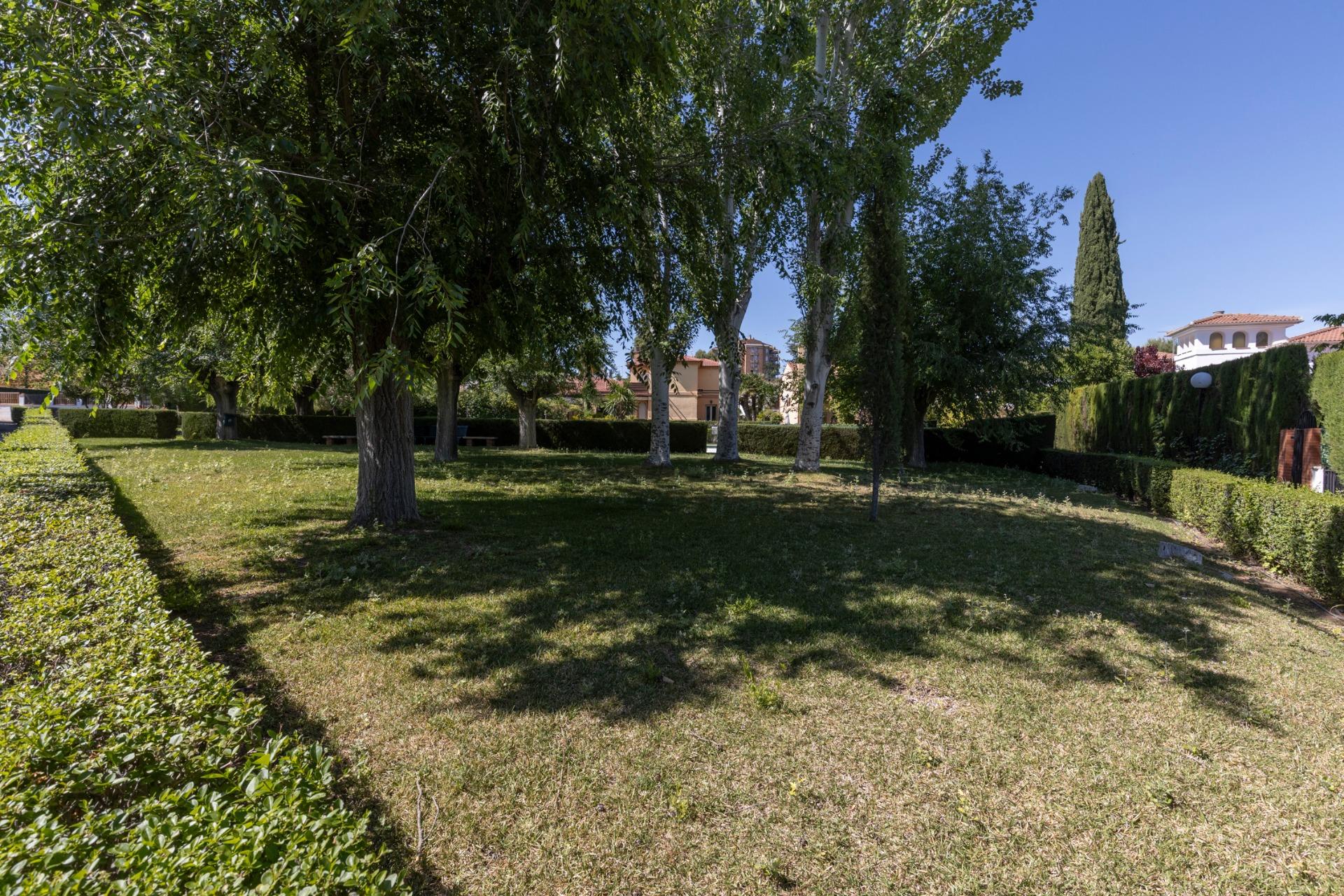 MAGNÍFICA CASA EN PANTANO DE CUBILLAS...CON MUCHO ESTILO Y R - foto 13