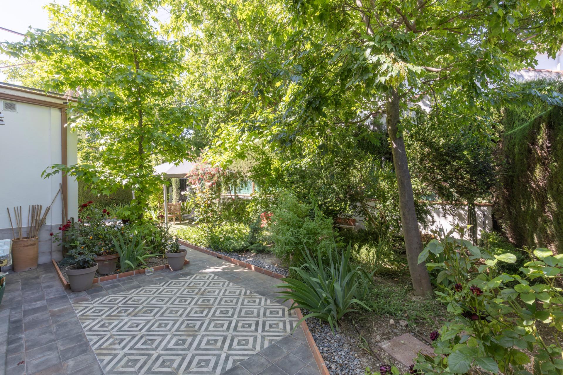 MAGNÍFICA CASA EN PANTANO DE CUBILLAS...CON MUCHO ESTILO Y R - foto 17