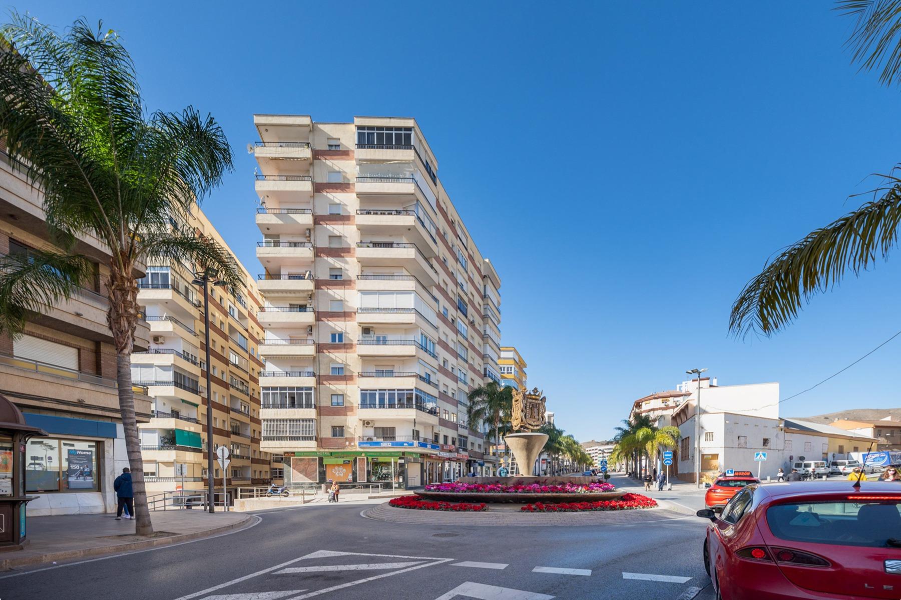 Piso 6 habitaciones 280m² en venta - Av. De Salobreña