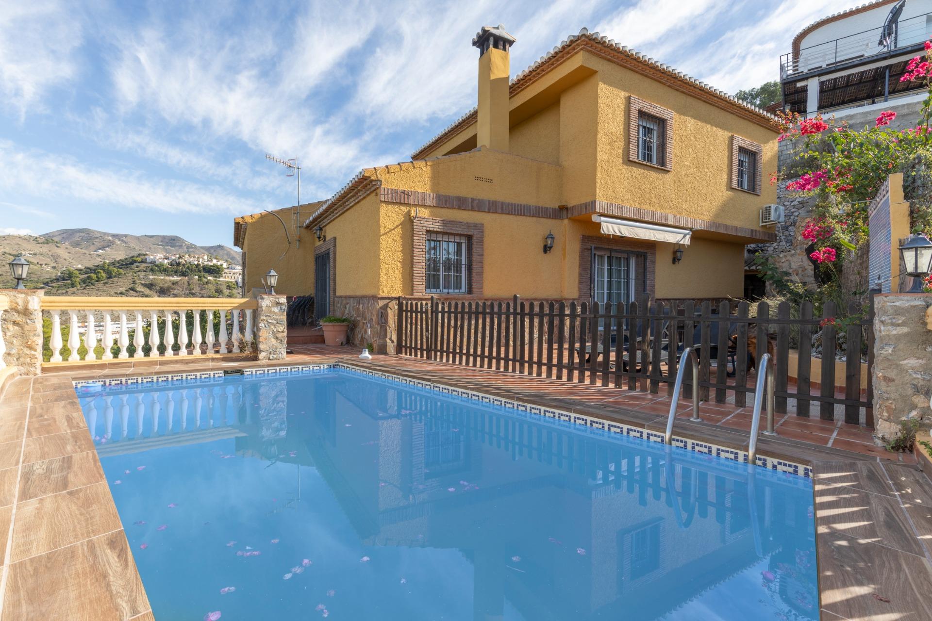 Chalet 3 habitaciones 240m² en venta - Los pinos