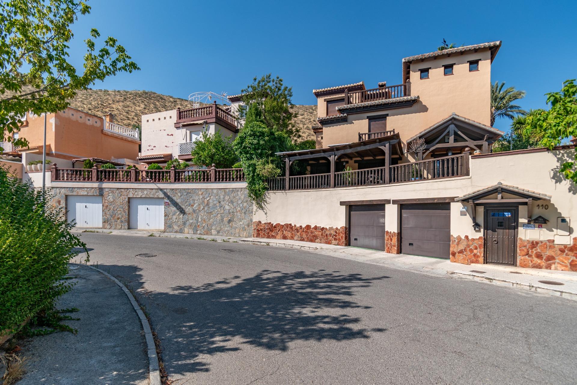 PRECIOSO CHALET EN CERRO DEL ORO-CENES DE LA VEGA - foto 3