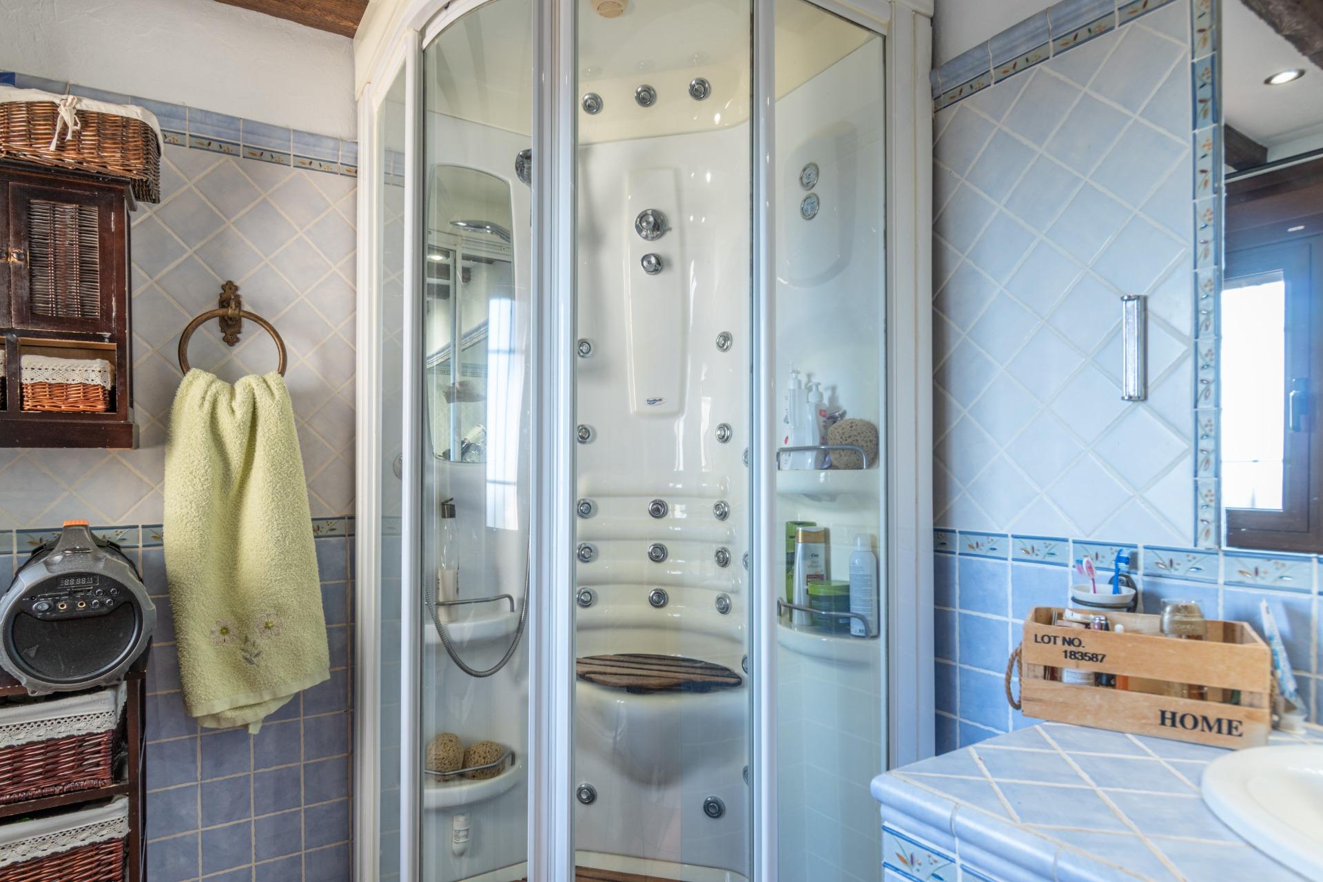 PRECIOSO CHALET EN CERRO DEL ORO-CENES DE LA VEGA - foto 44