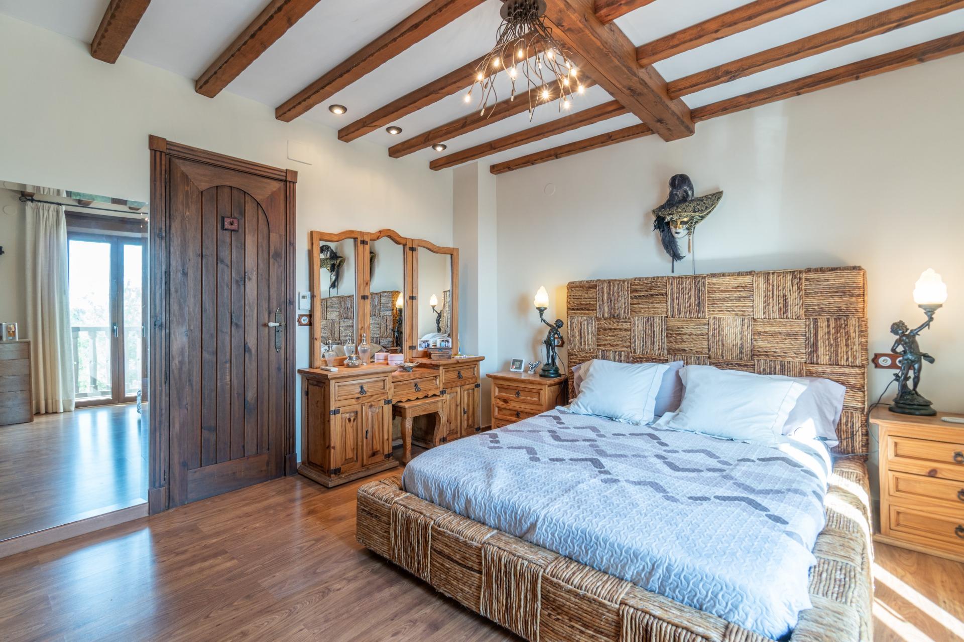 PRECIOSO CHALET EN CERRO DEL ORO-CENES DE LA VEGA - foto 45
