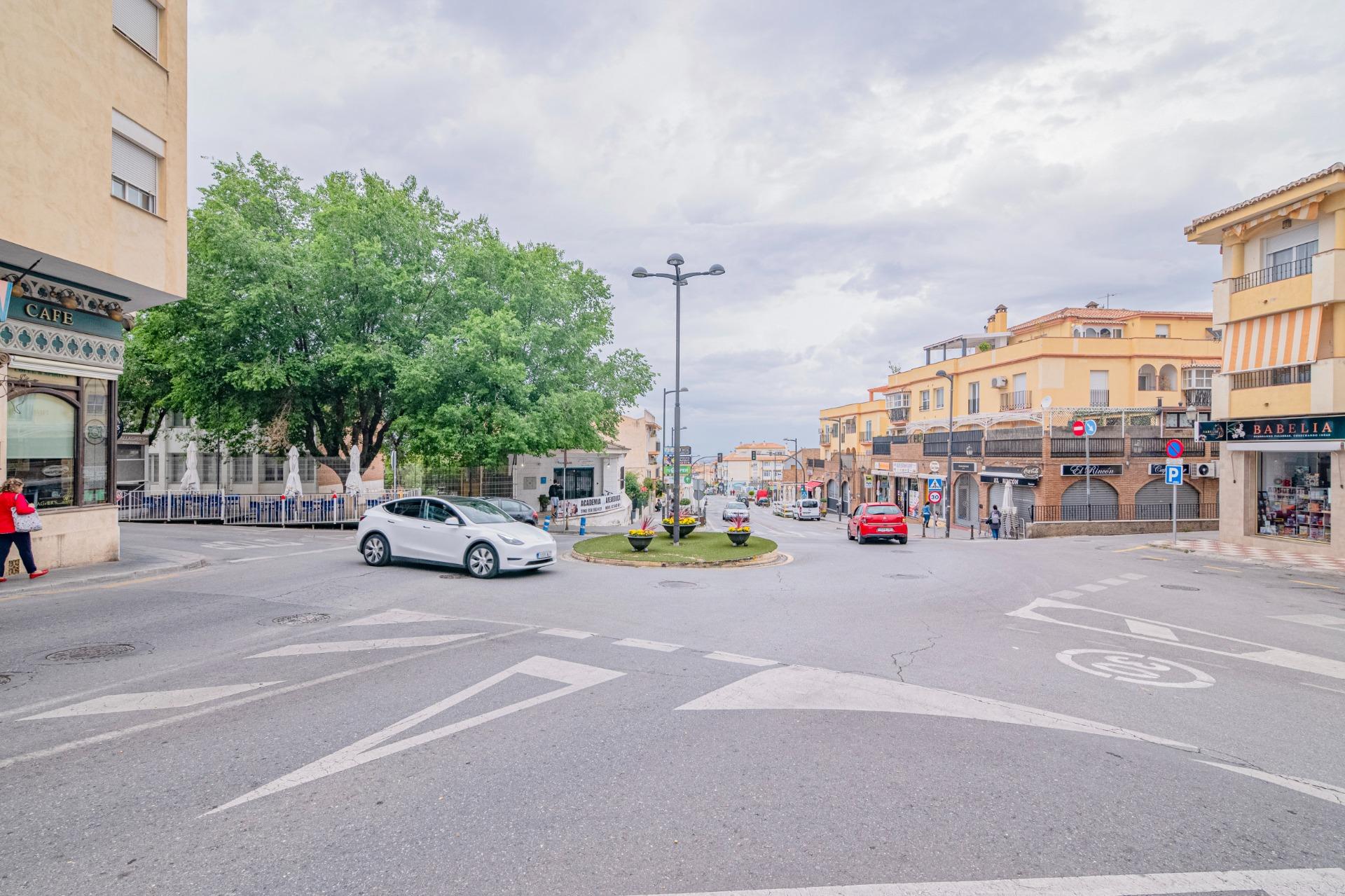 PISO EN EL CENTRO DE LA ZUBIA - foto 34