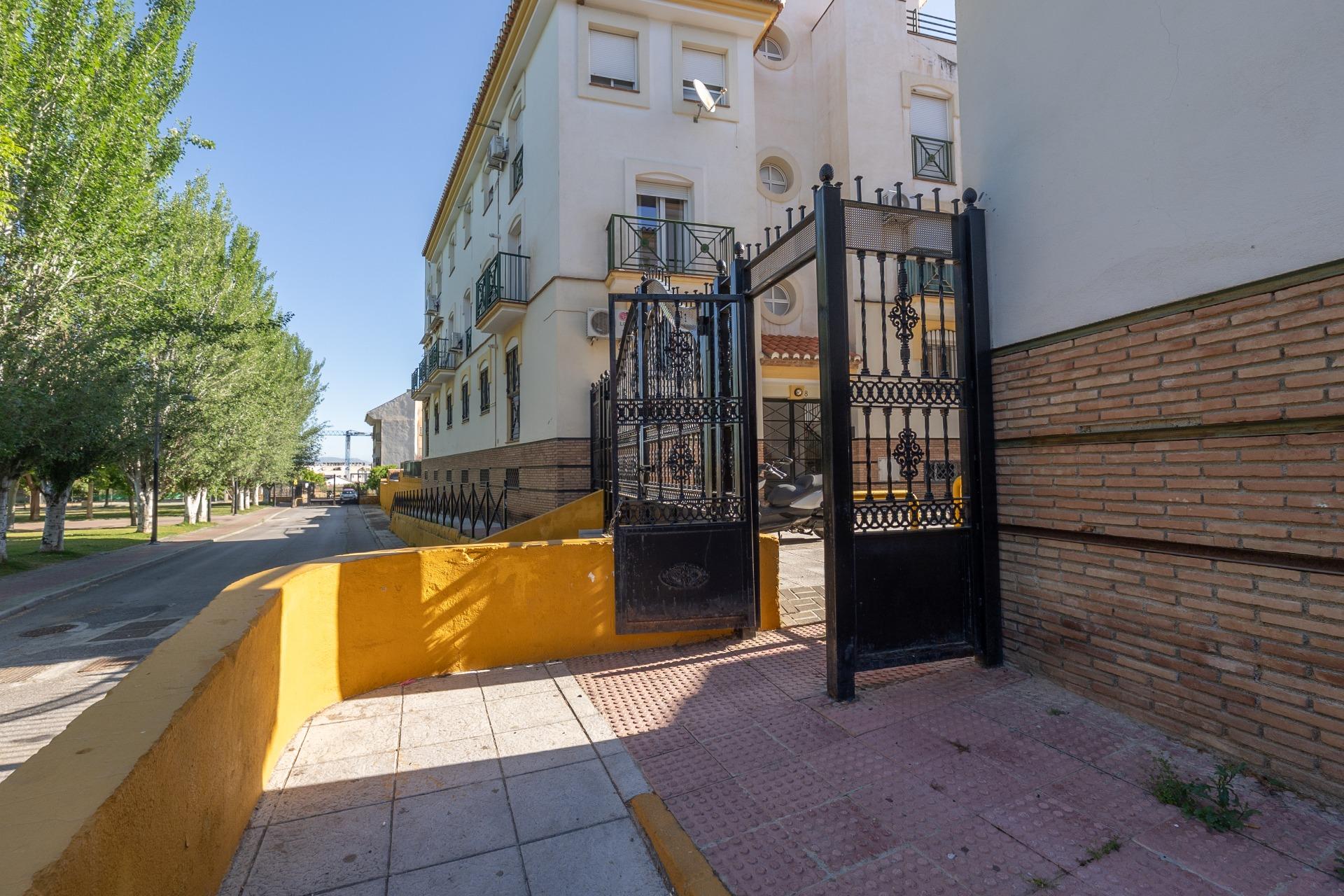 Piso en esquina en Ogijares - foto 32