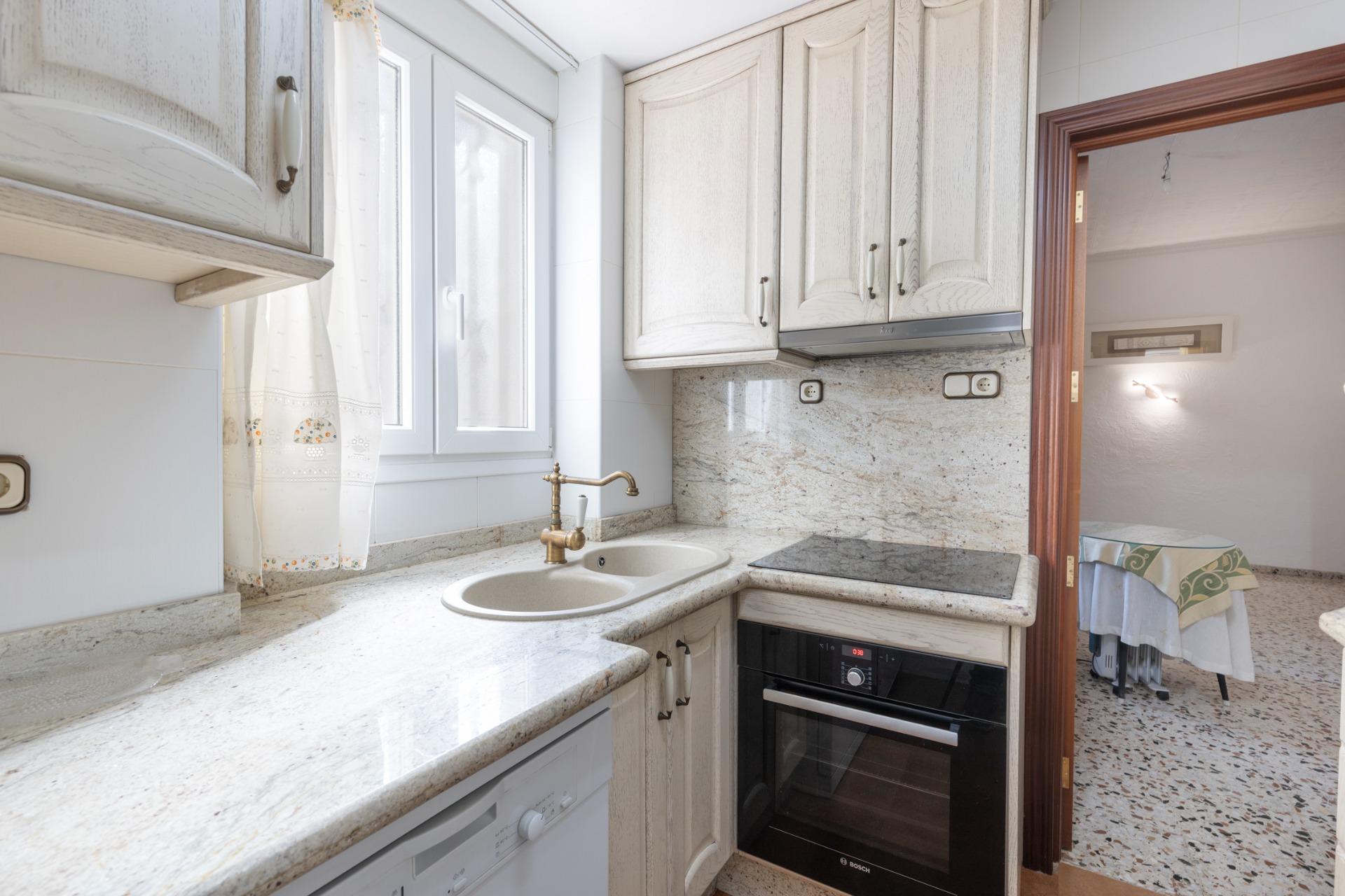 OPORTUNIDAD DE VENTA DE PISO EN ZONA ANCHA DE CAPUCHINOS - foto 15