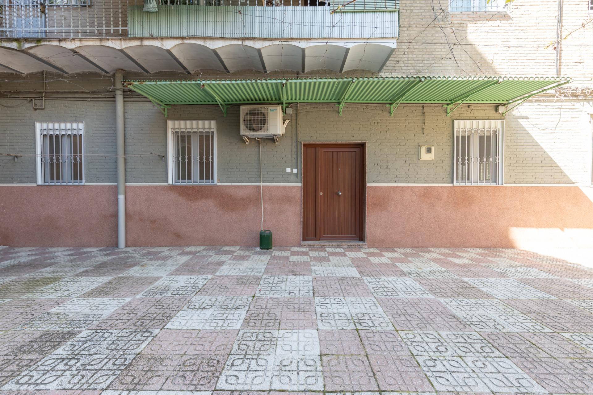 OPORTUNIDAD DE VENTA DE PISO EN ZONA ANCHA DE CAPUCHINOS - foto 24