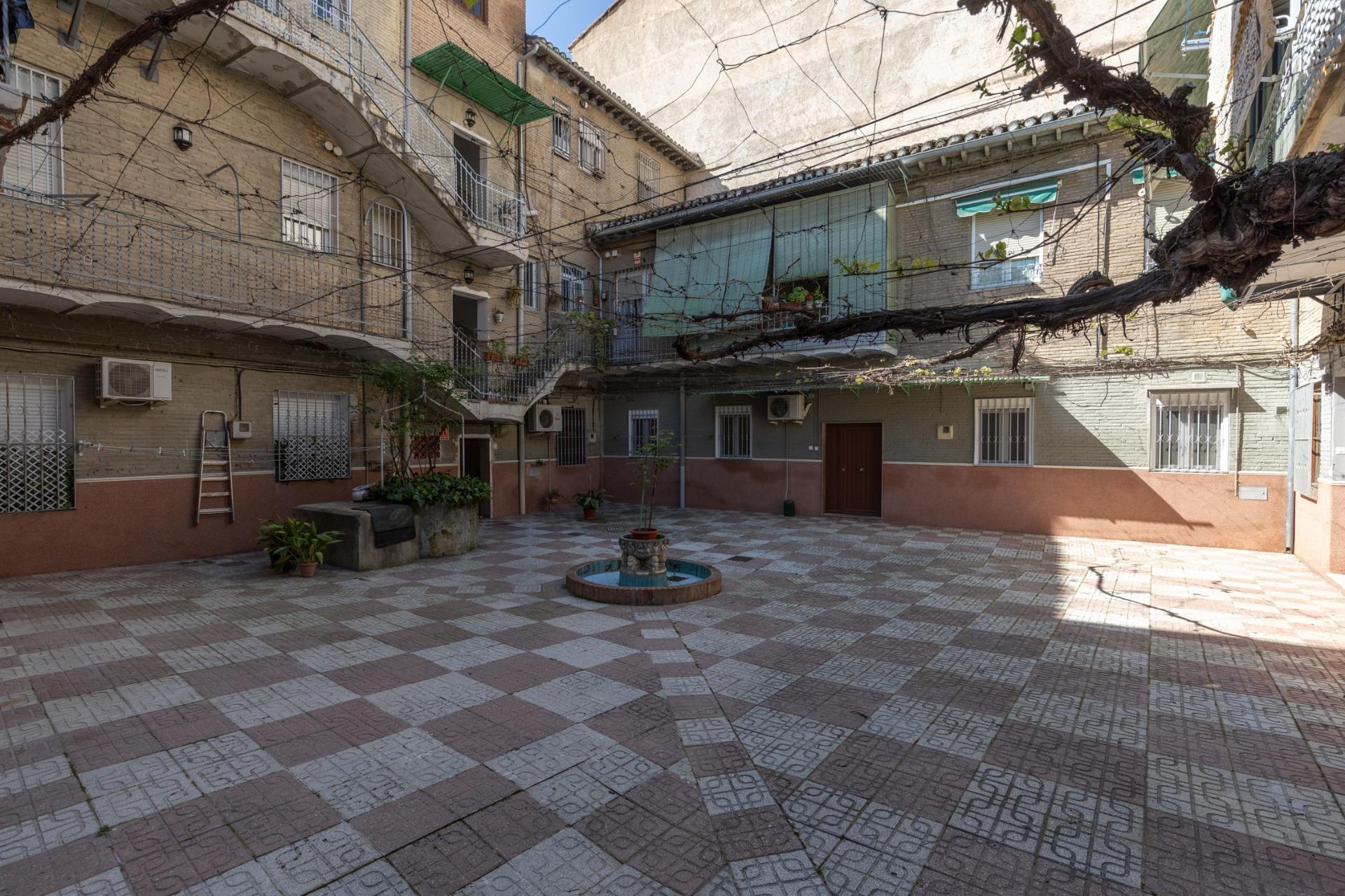 OPORTUNIDAD DE VENTA DE PISO EN ZONA ANCHA DE CAPUCHINOS - foto 27