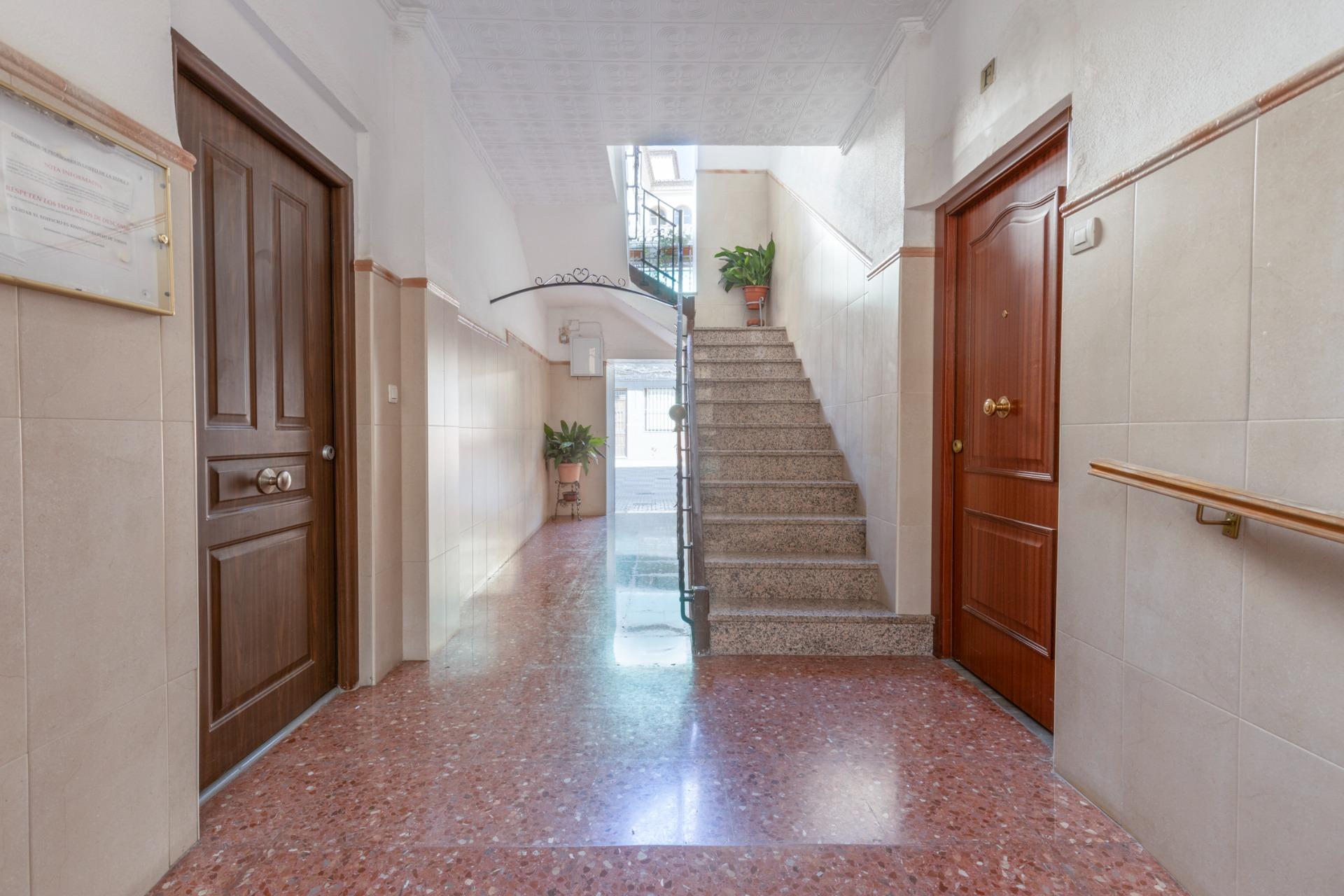 OPORTUNIDAD DE VENTA DE PISO EN ZONA ANCHA DE CAPUCHINOS - foto 31