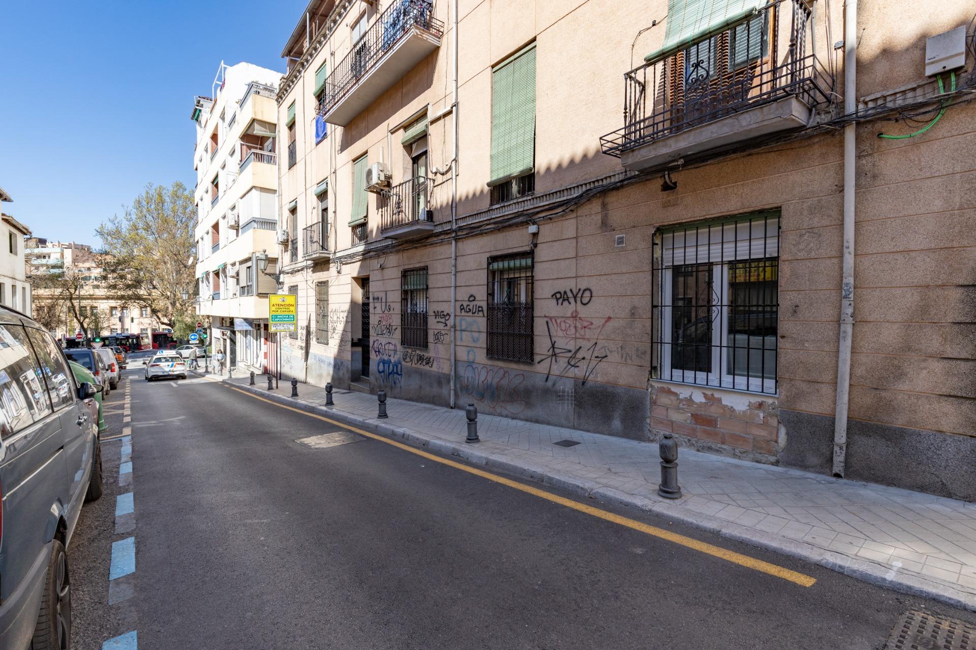 OPORTUNIDAD DE VENTA DE PISO EN ZONA ANCHA DE CAPUCHINOS - foto 32