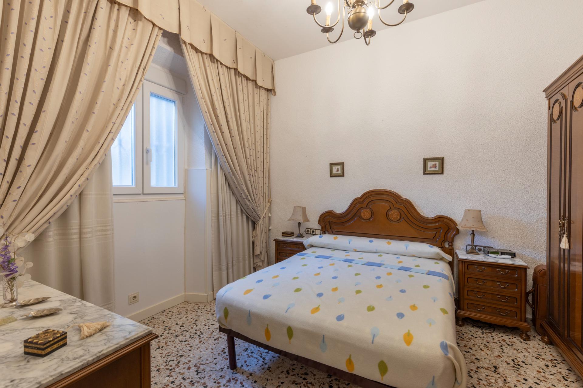 OPORTUNIDAD DE VENTA DE PISO EN ZONA ANCHA DE CAPUCHINOS - foto 5