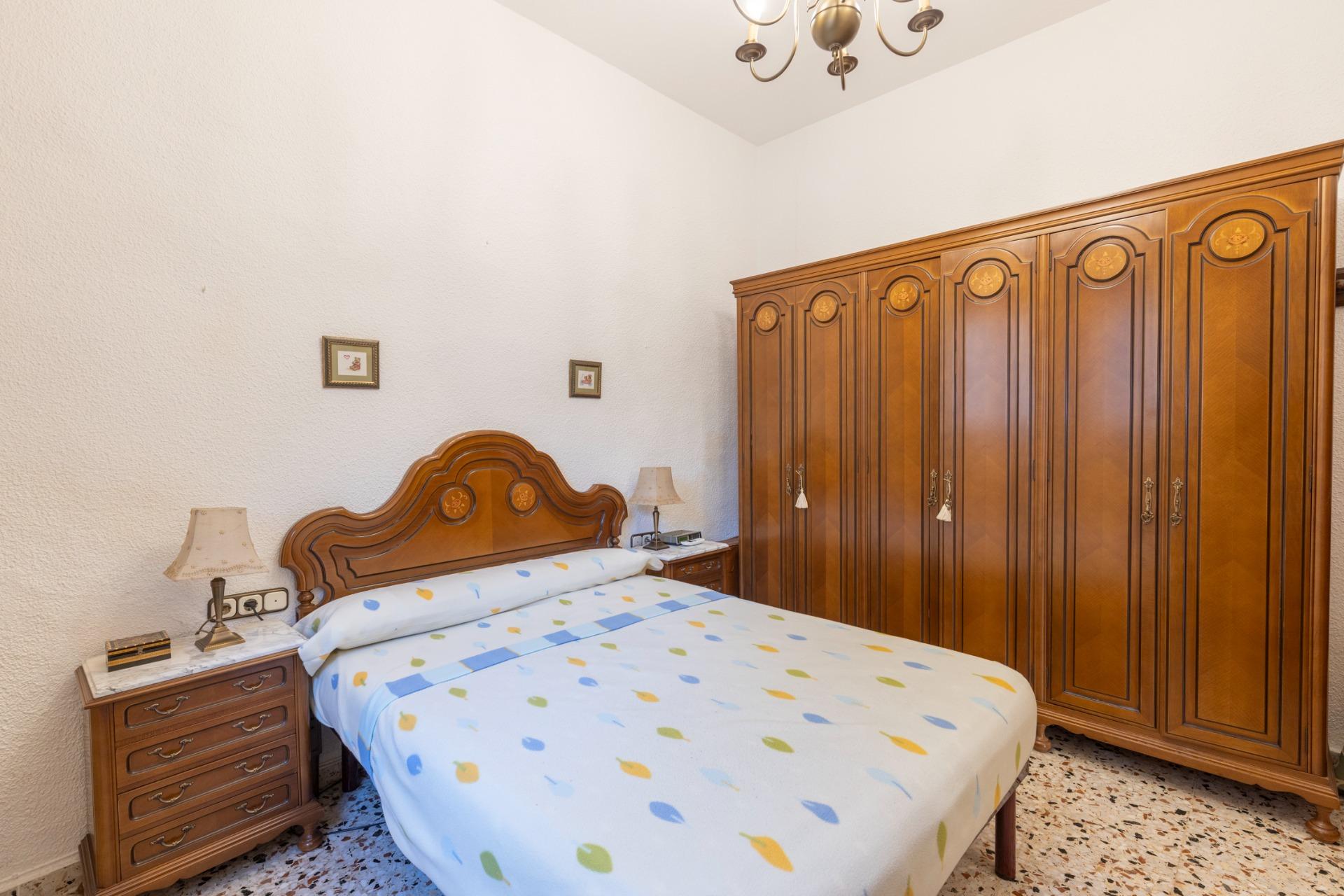 OPORTUNIDAD DE VENTA DE PISO EN ZONA ANCHA DE CAPUCHINOS - foto 6