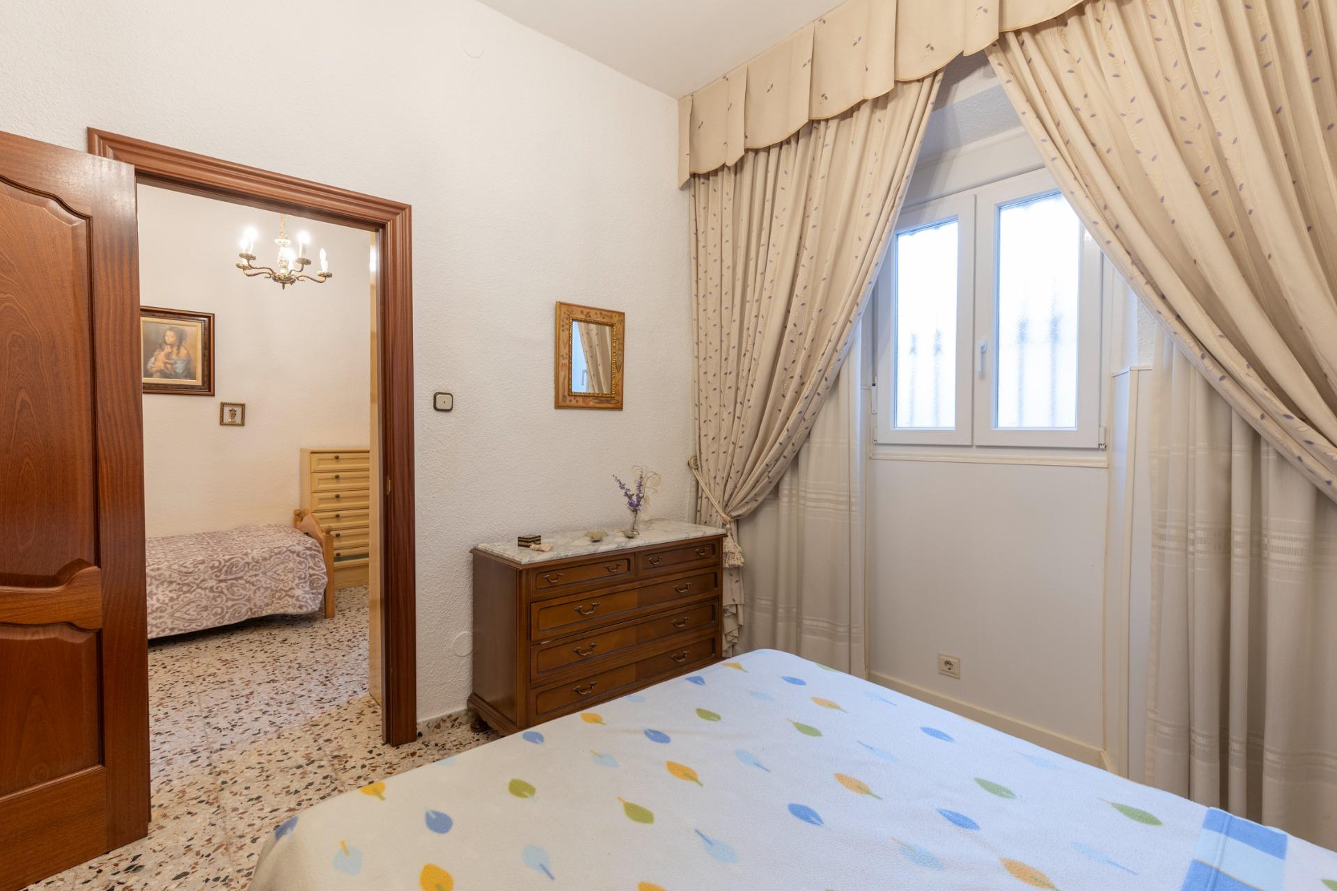 OPORTUNIDAD DE VENTA DE PISO EN ZONA ANCHA DE CAPUCHINOS - foto 7