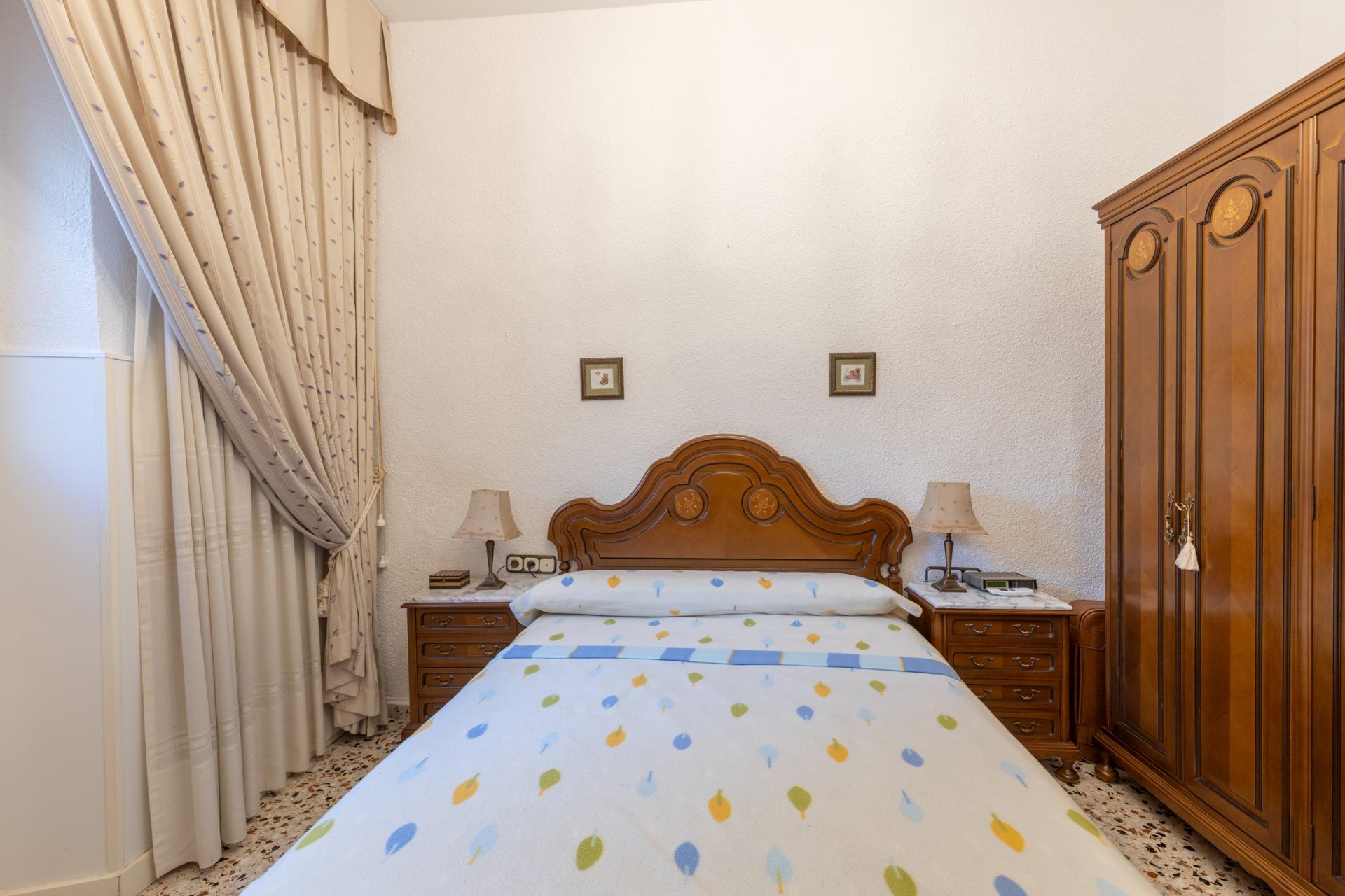OPORTUNIDAD DE VENTA DE PISO EN ZONA ANCHA DE CAPUCHINOS - foto 8