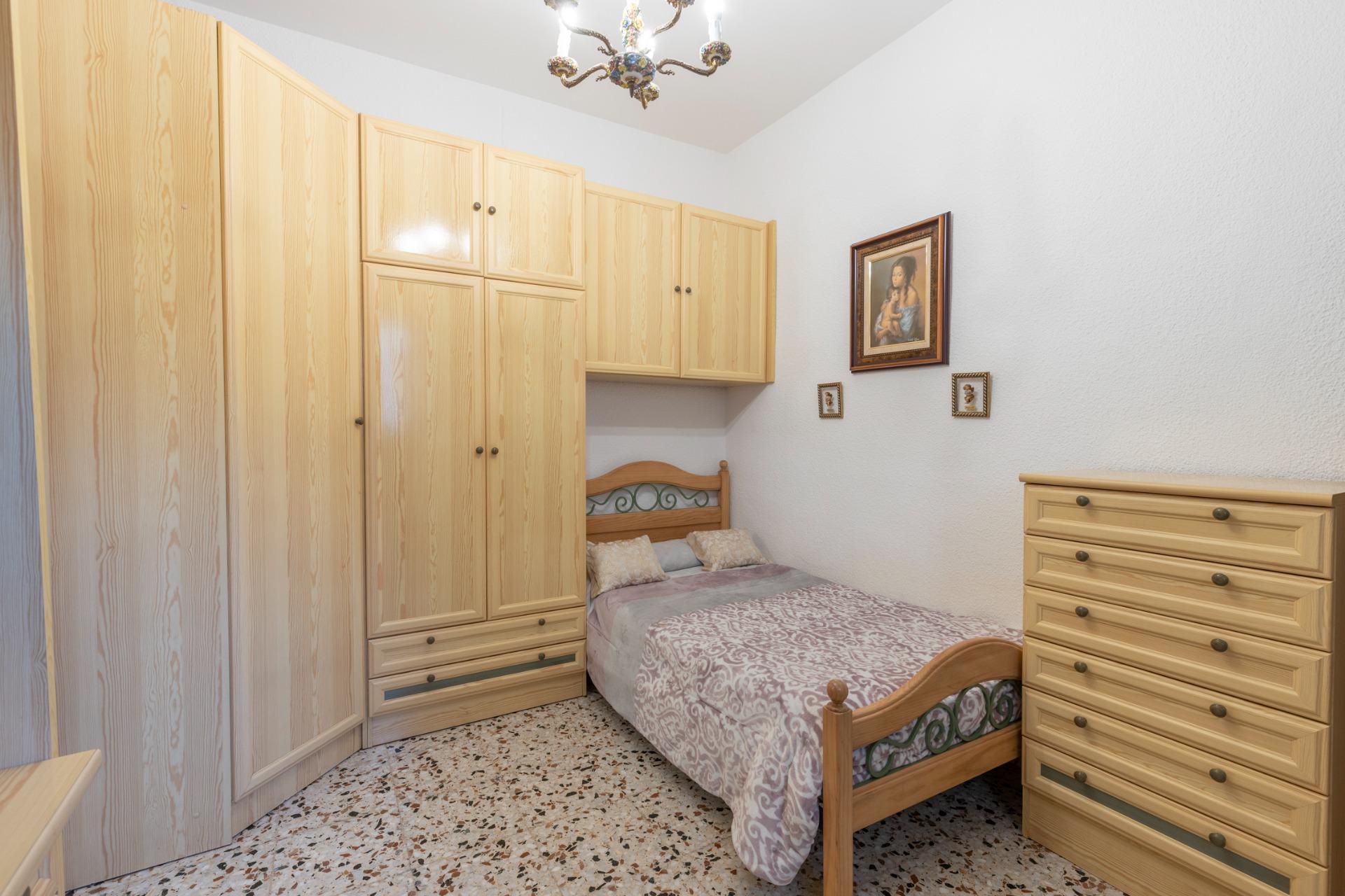 OPORTUNIDAD DE VENTA DE PISO EN ZONA ANCHA DE CAPUCHINOS - foto 10