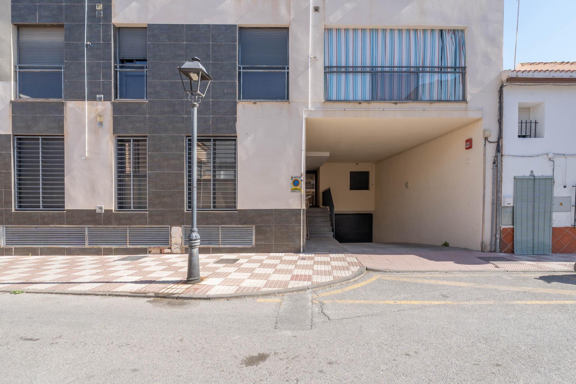 VENTA DE PISO JUNTO AL METRO DE CHURRIANA DE LA VEGA - foto 2