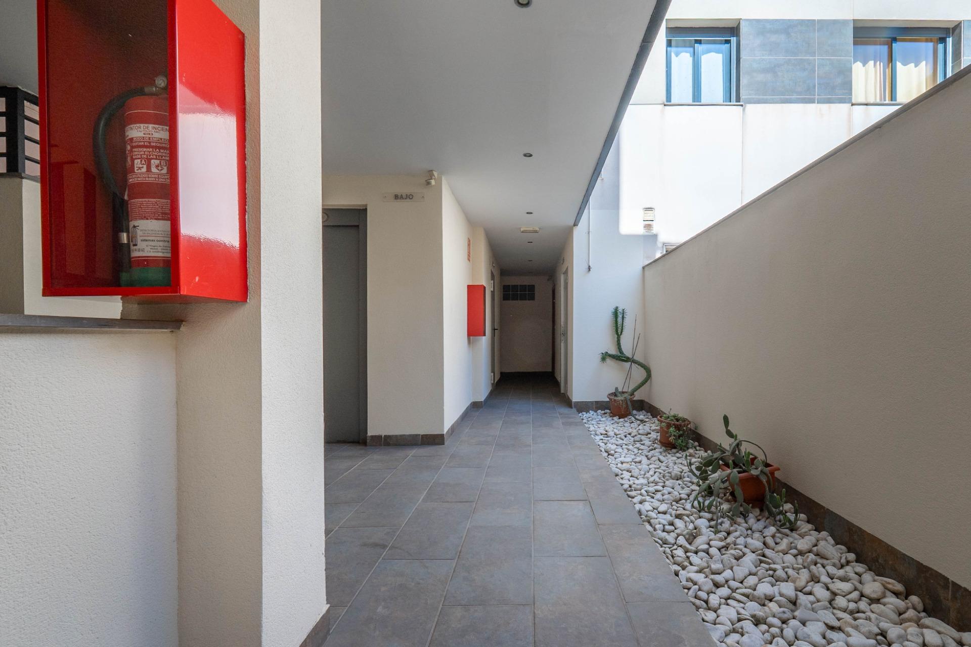 VENTA DE PISO JUNTO AL METRO DE CHURRIANA DE LA VEGA - foto 4